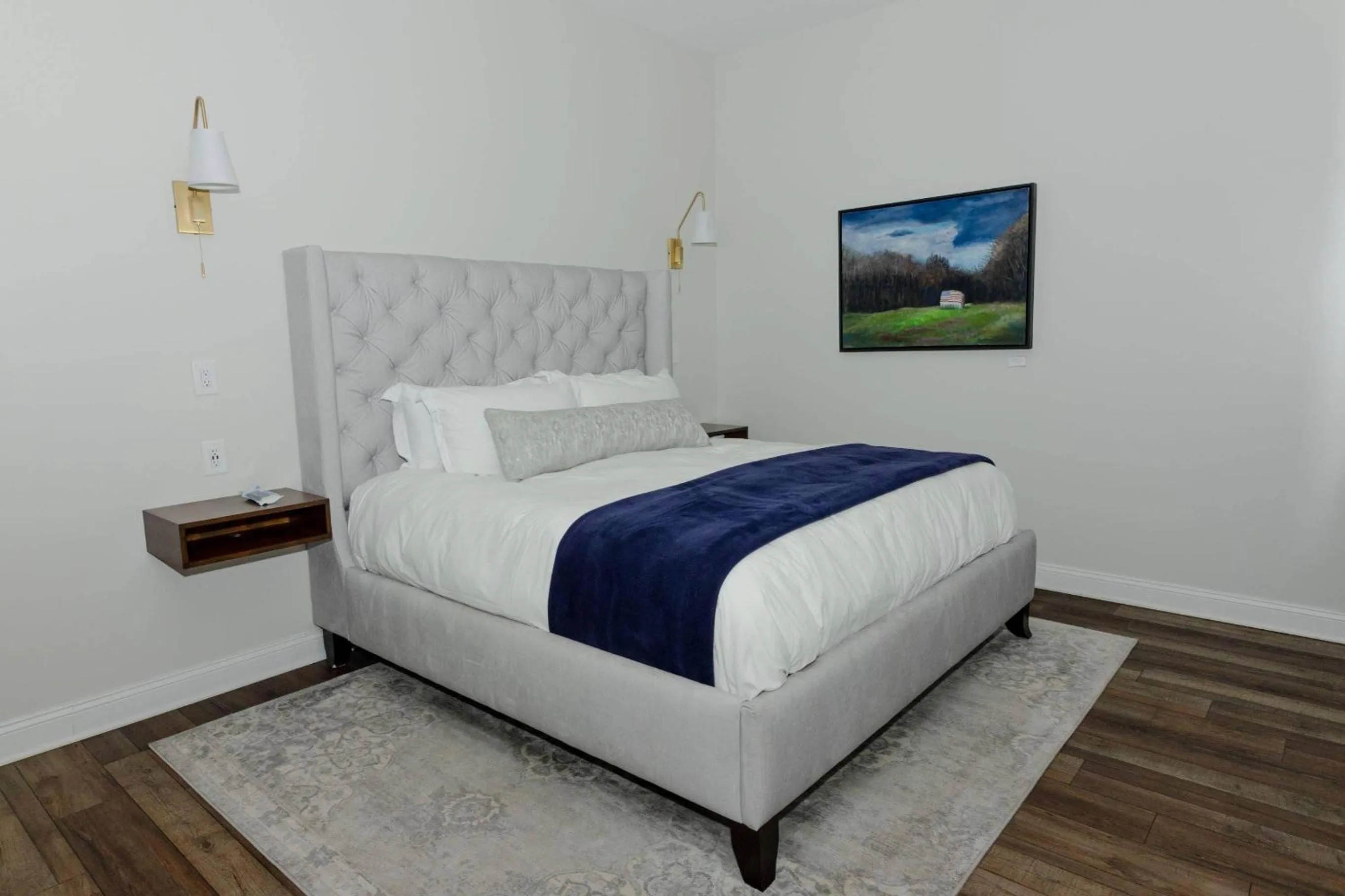 Bedroom in The Colonial Inn, an Ascend Collection Hotel