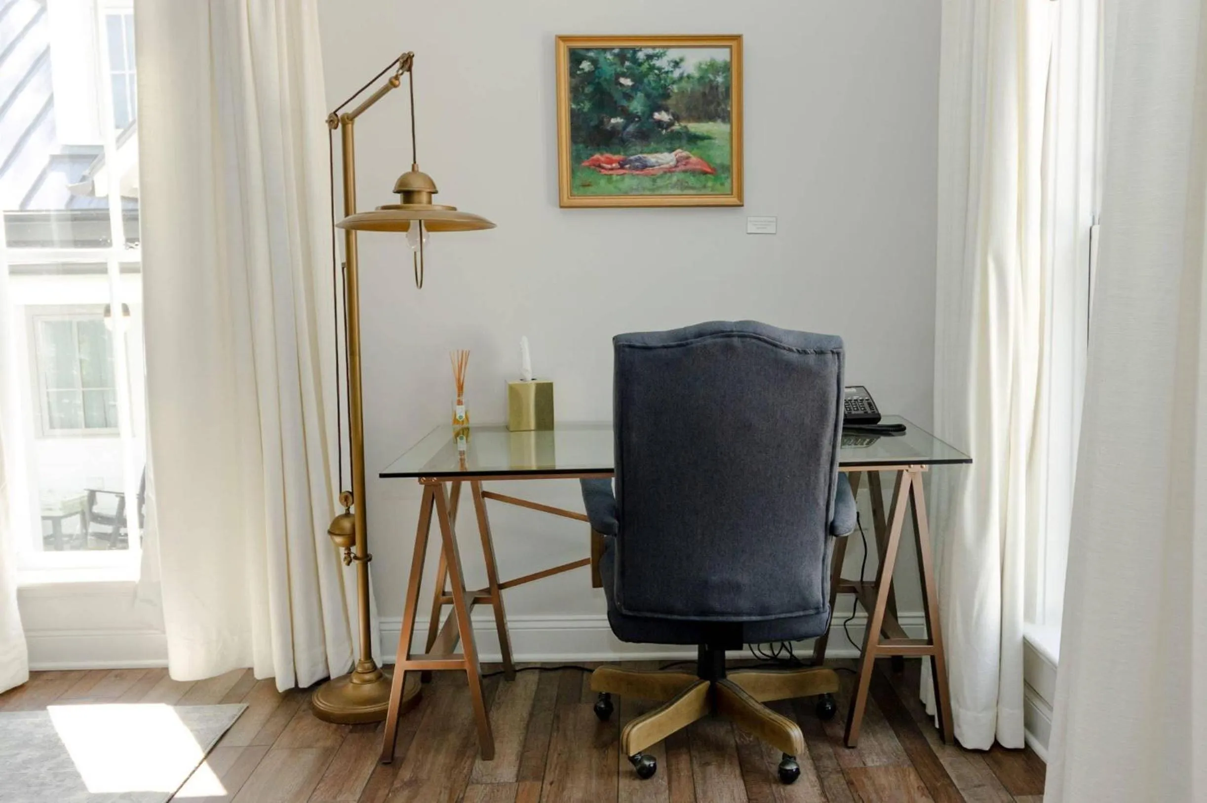 Bedroom in The Colonial Inn, an Ascend Collection Hotel