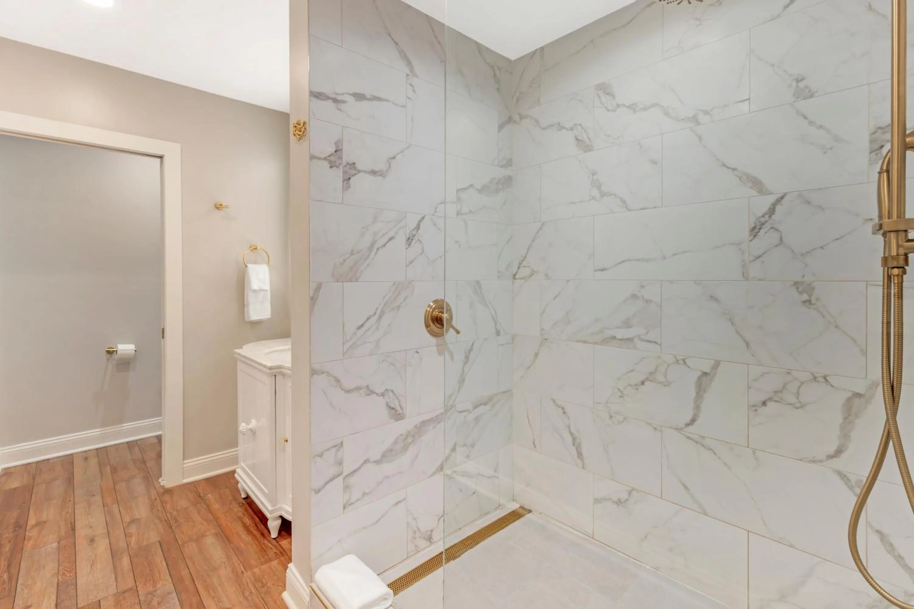 Bathroom in The Colonial Inn, an Ascend Collection Hotel