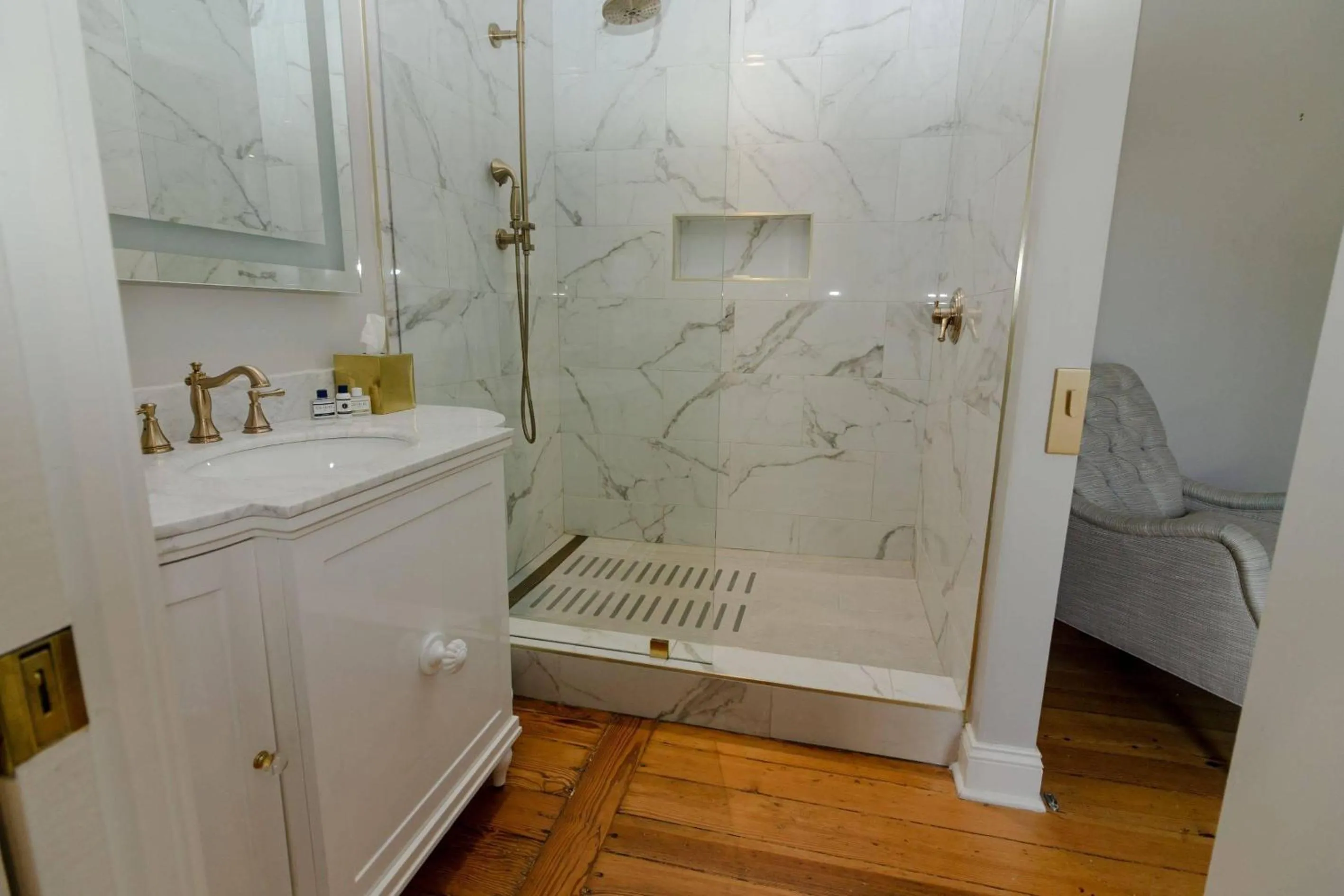 Bedroom in The Colonial Inn, an Ascend Collection Hotel