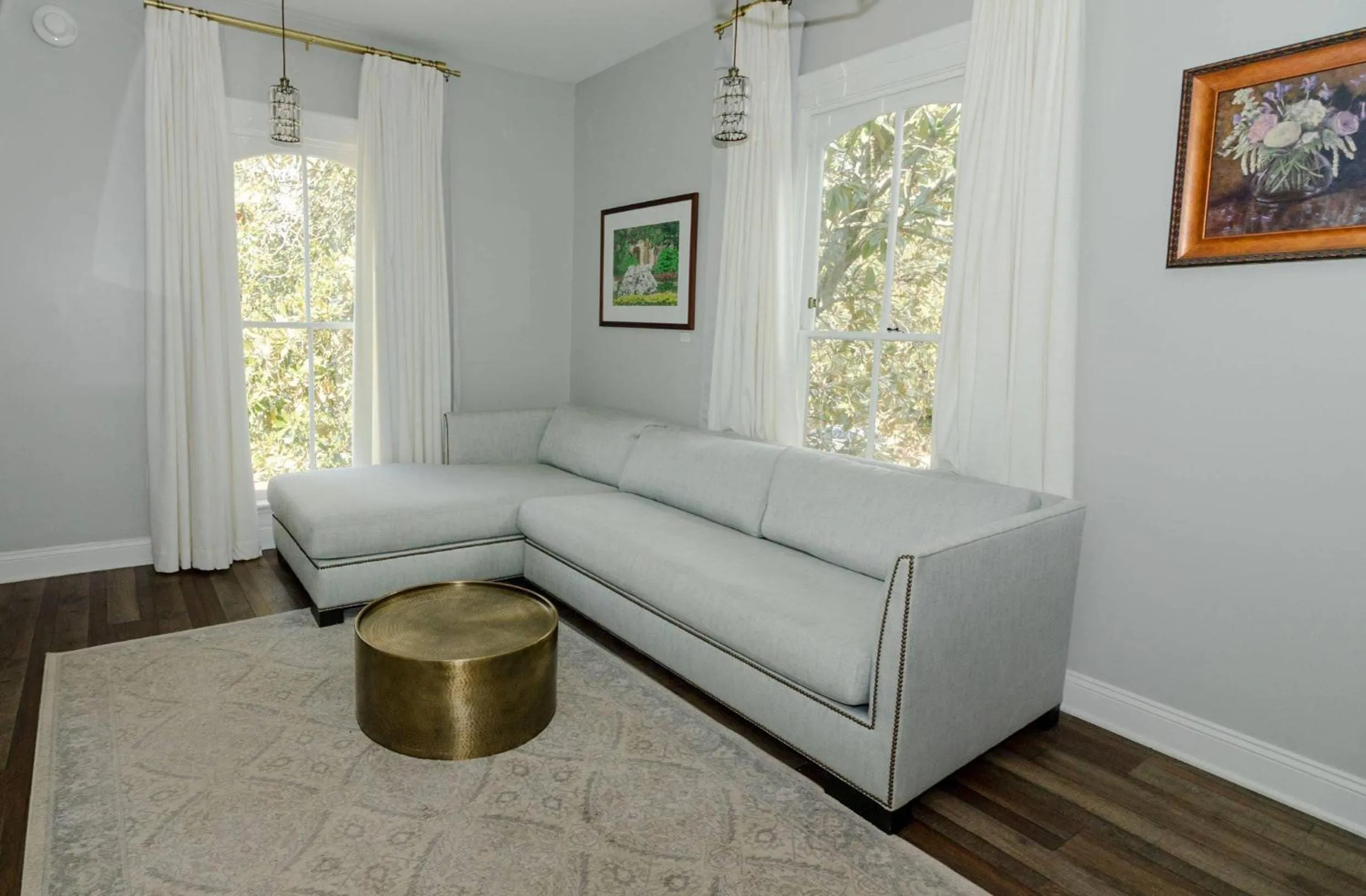 Bedroom in The Colonial Inn, an Ascend Collection Hotel