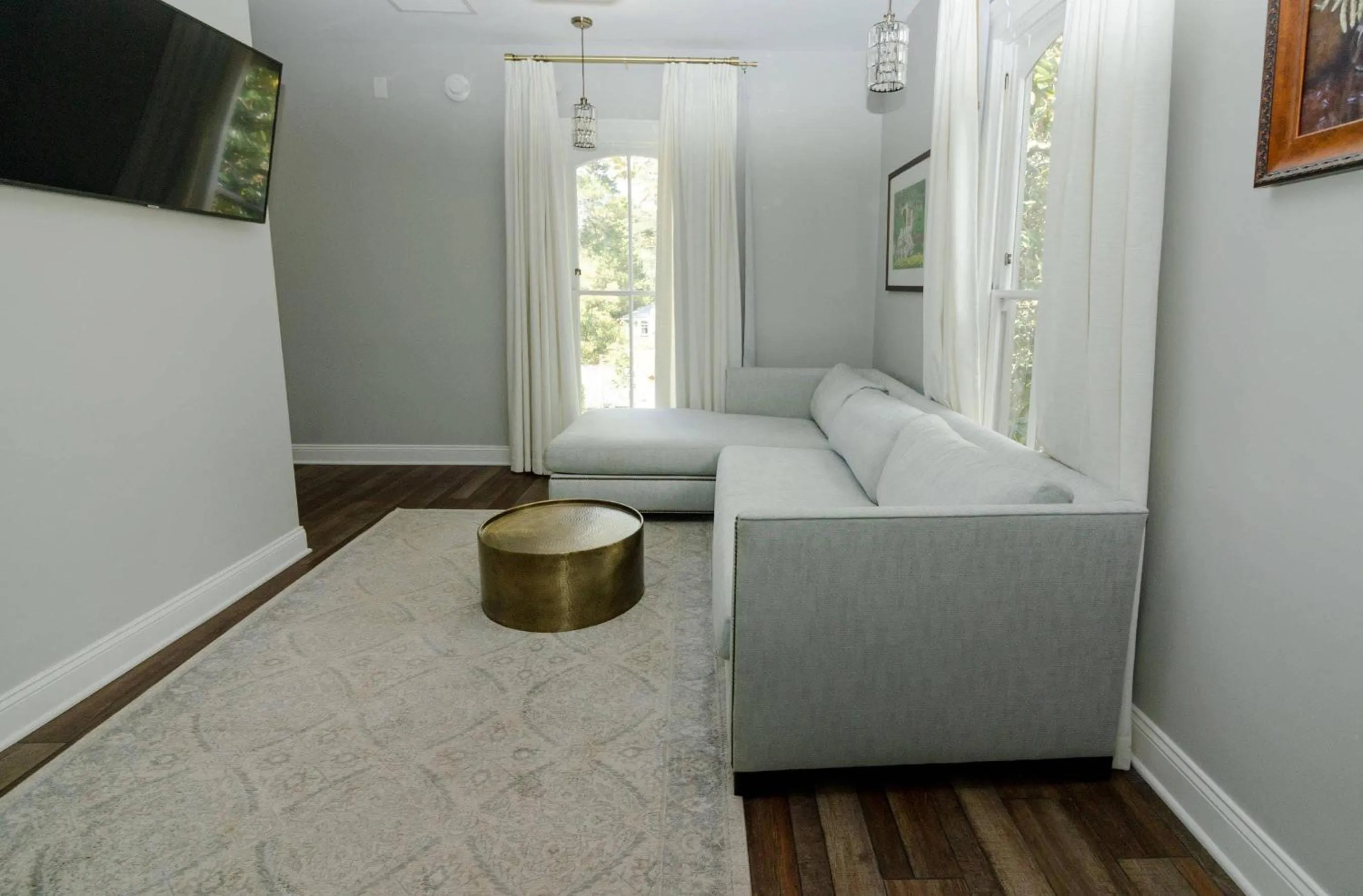 Bedroom in The Colonial Inn, an Ascend Collection Hotel