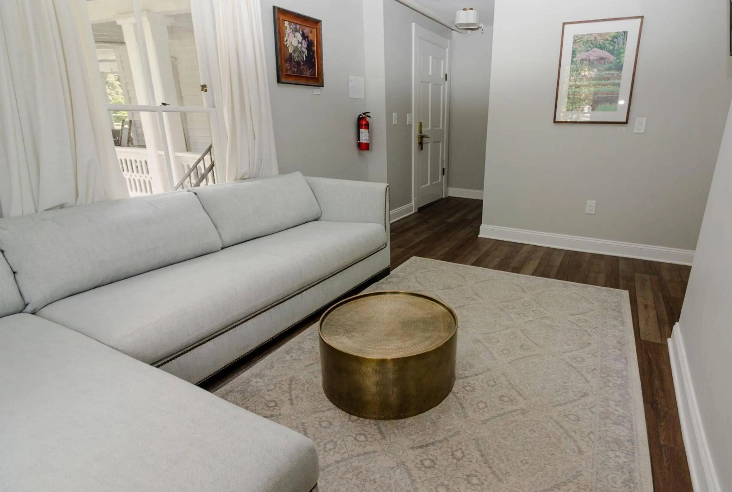 Bedroom in The Colonial Inn, an Ascend Collection Hotel