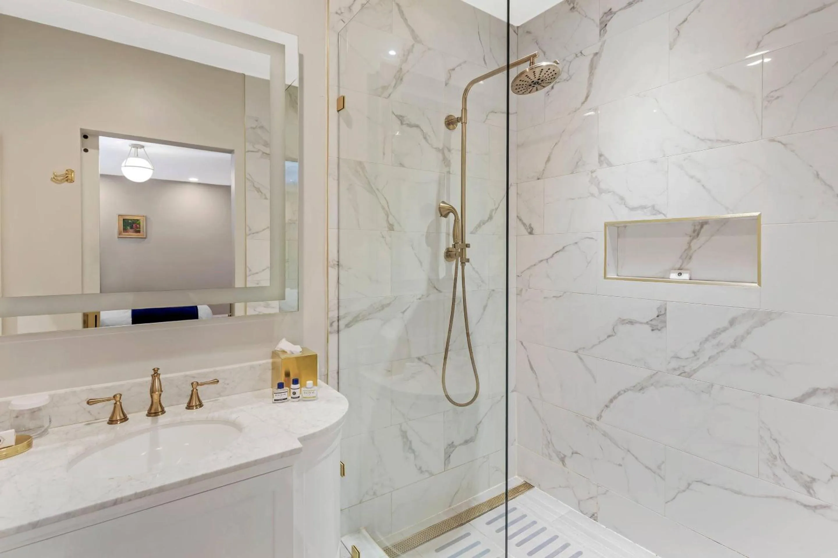 Bedroom in The Colonial Inn, an Ascend Collection Hotel