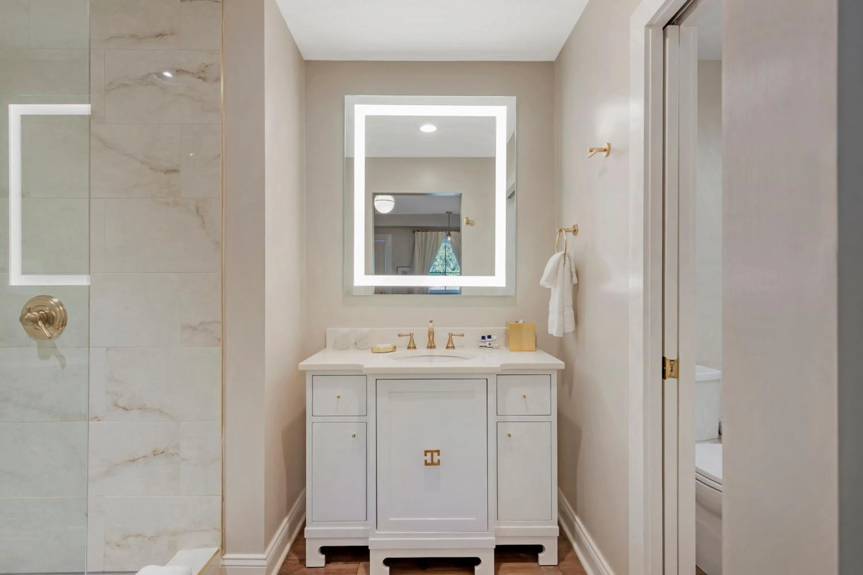 Bathroom in The Colonial Inn, an Ascend Collection Hotel