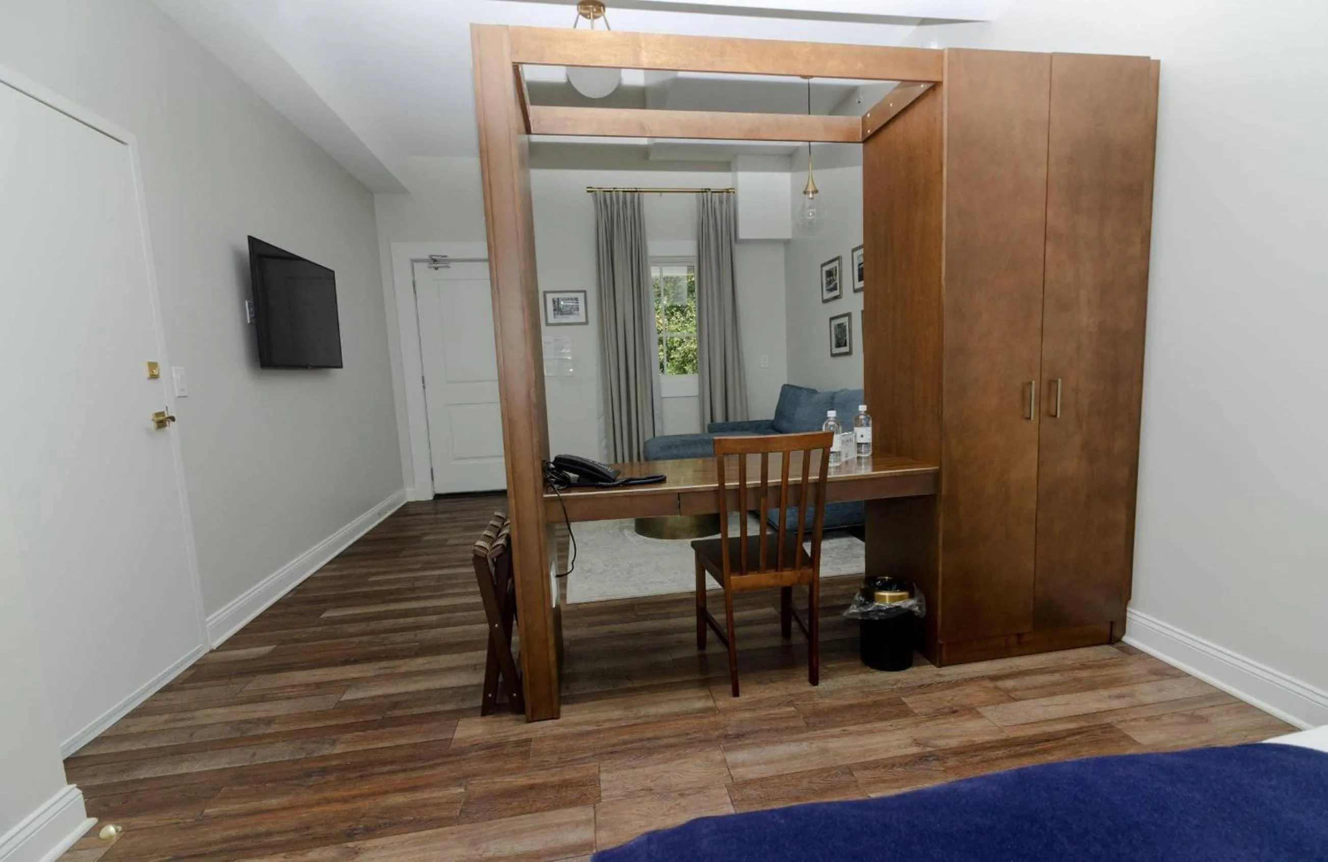 Bedroom in The Colonial Inn, an Ascend Collection Hotel