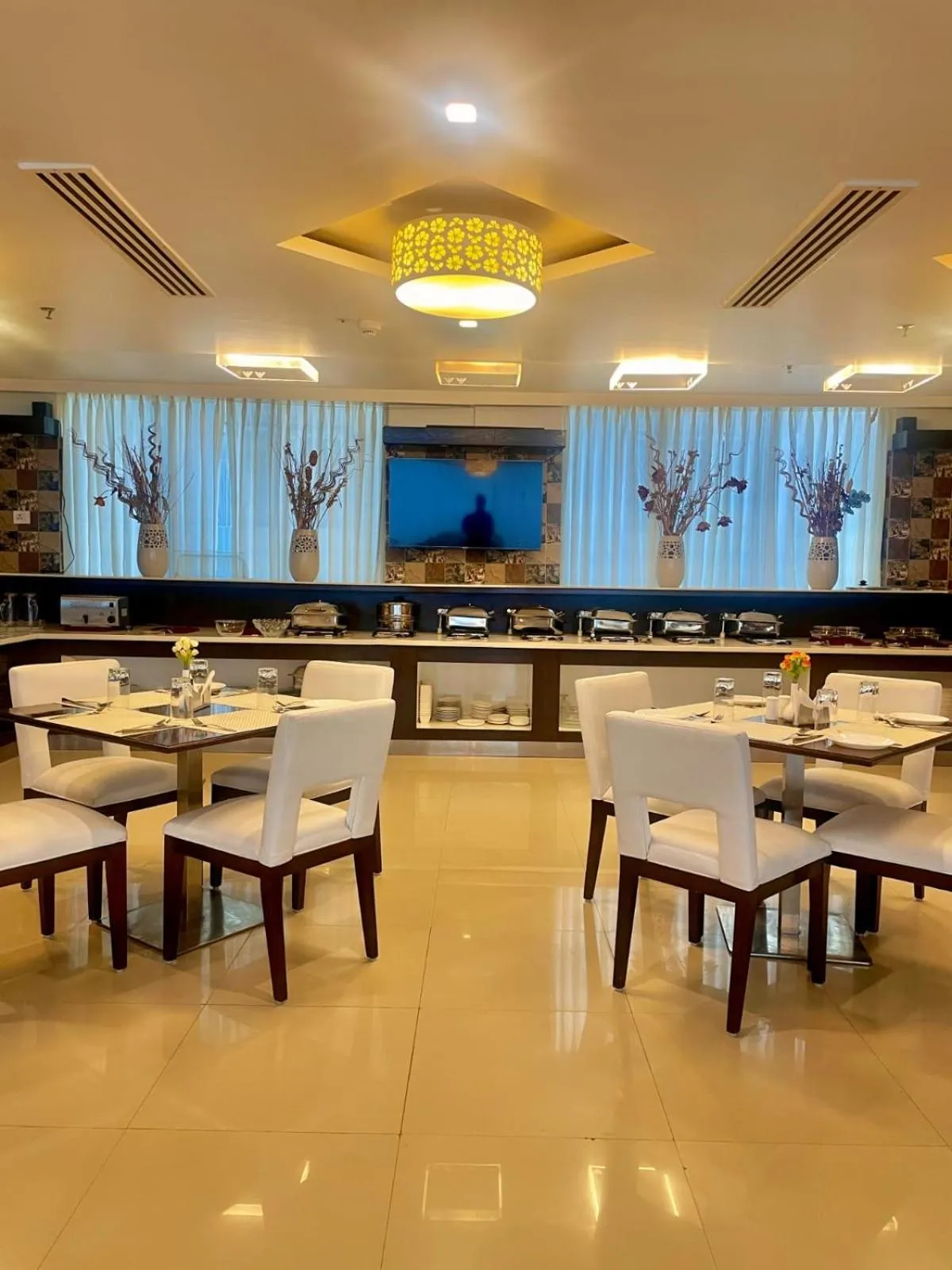 Restaurant/places to eat in BEST WESTERN TIRUPATI