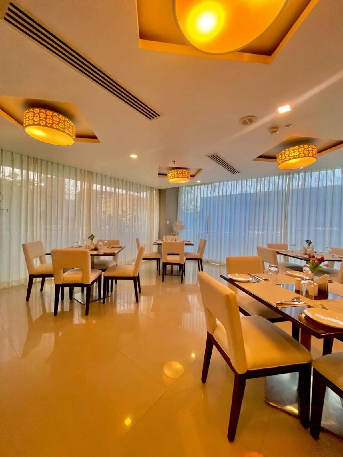 Restaurant/places to eat in BEST WESTERN TIRUPATI