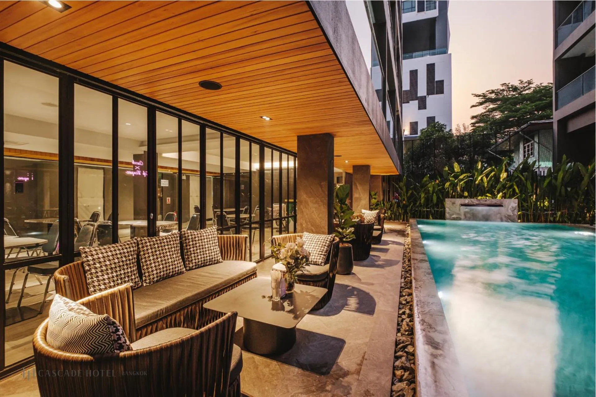 Seating area in Cascade Hotel Bangkok