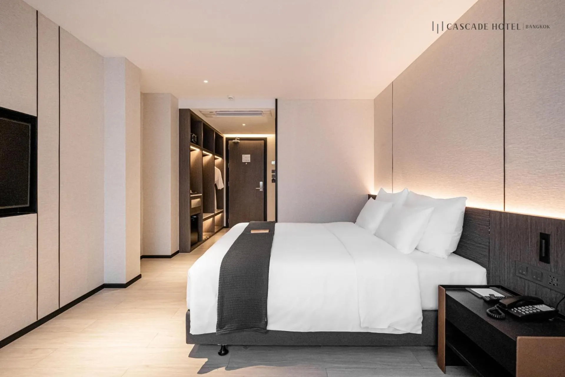 Bed in Cascade Hotel Bangkok