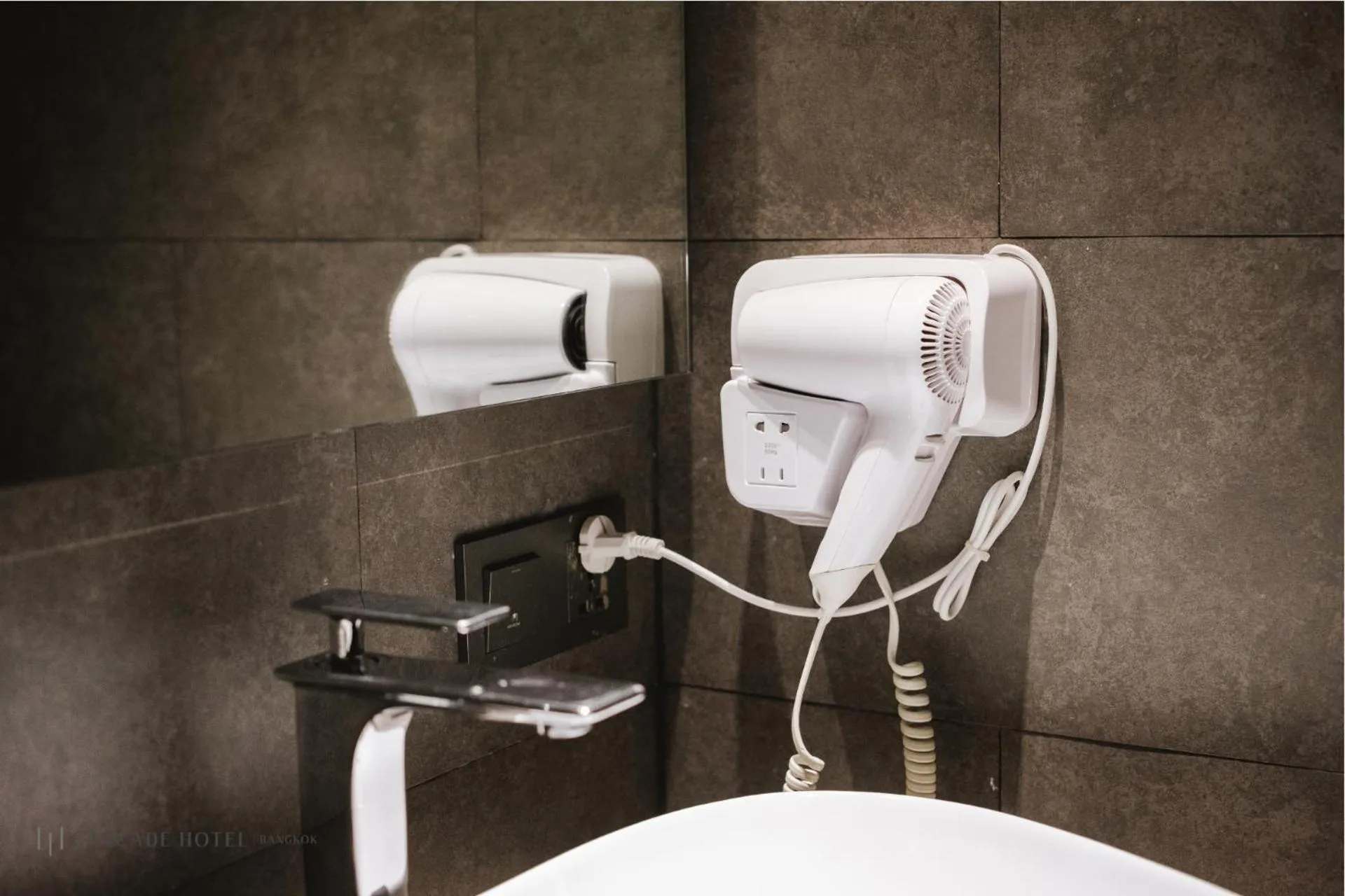 Bathroom in Cascade Hotel Bangkok