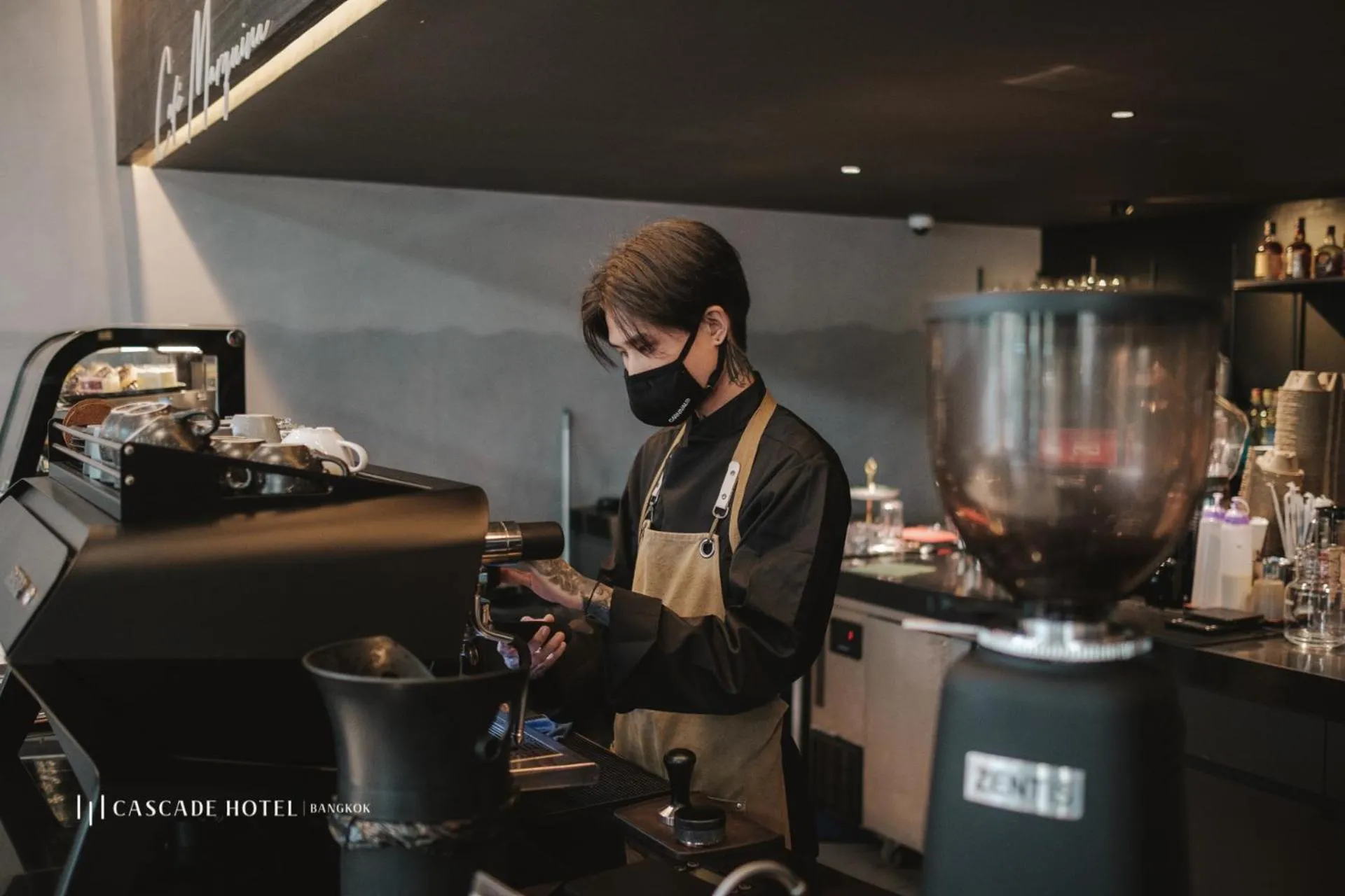 Restaurant/places to eat in Cascade Hotel Bangkok