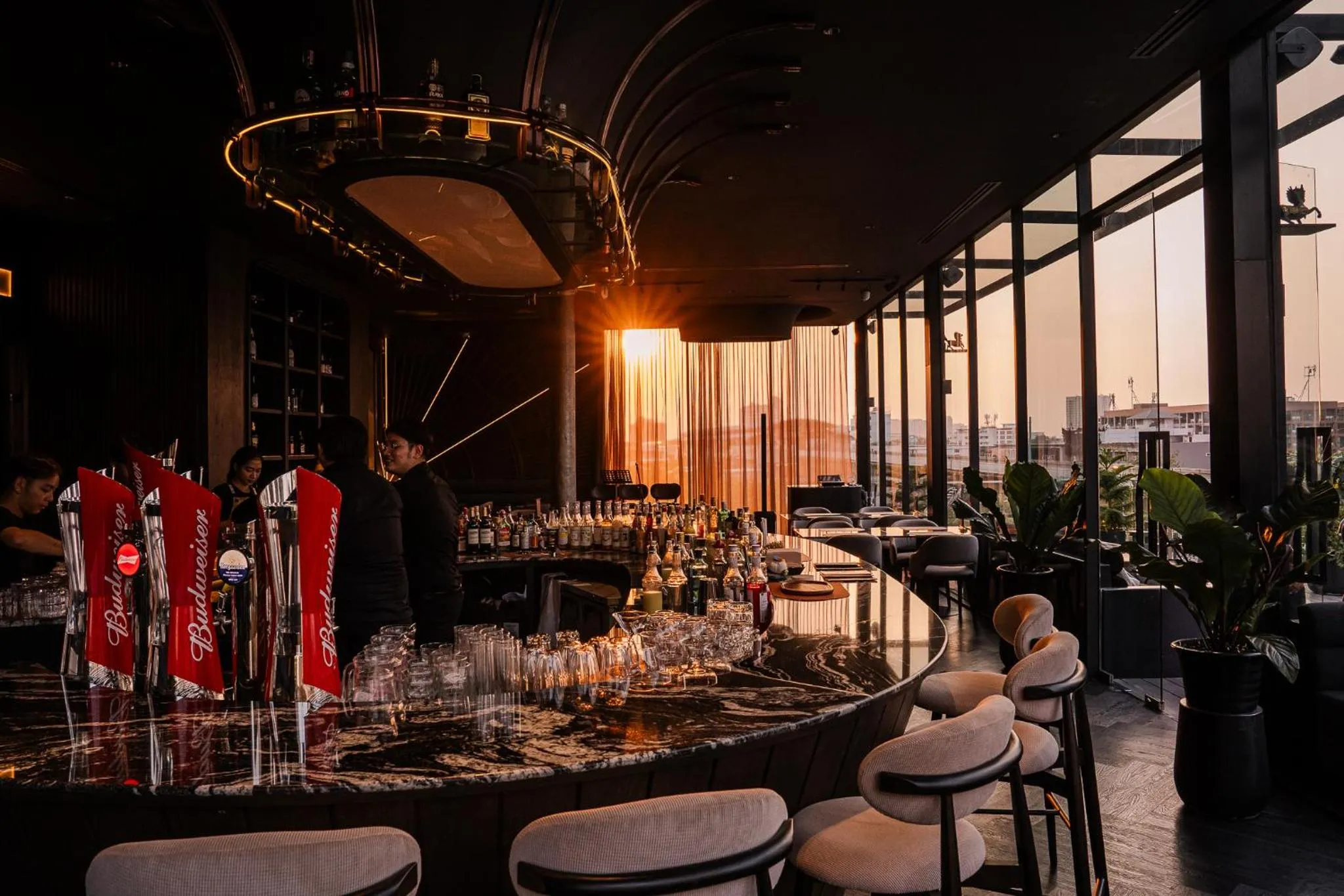 Restaurant/places to eat in Cascade Hotel Bangkok