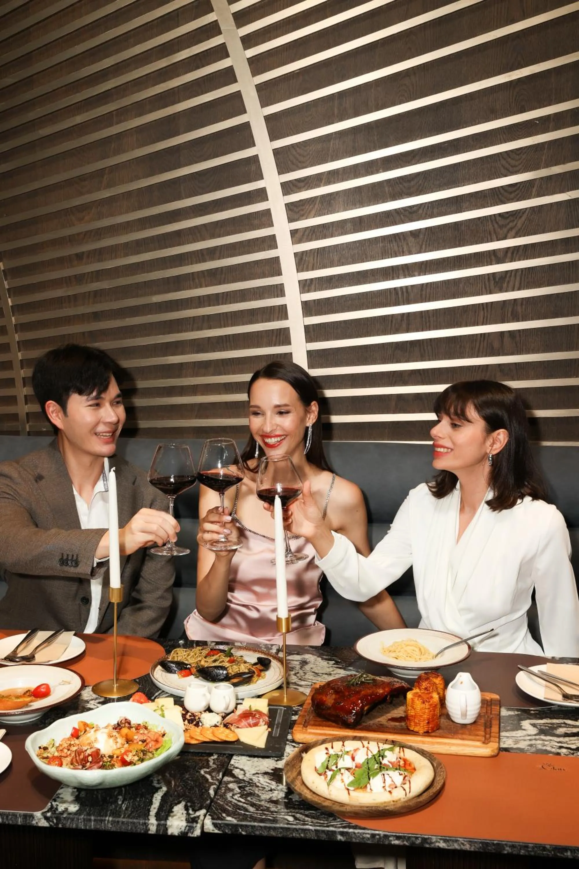 Restaurant/places to eat in Cascade Hotel Bangkok