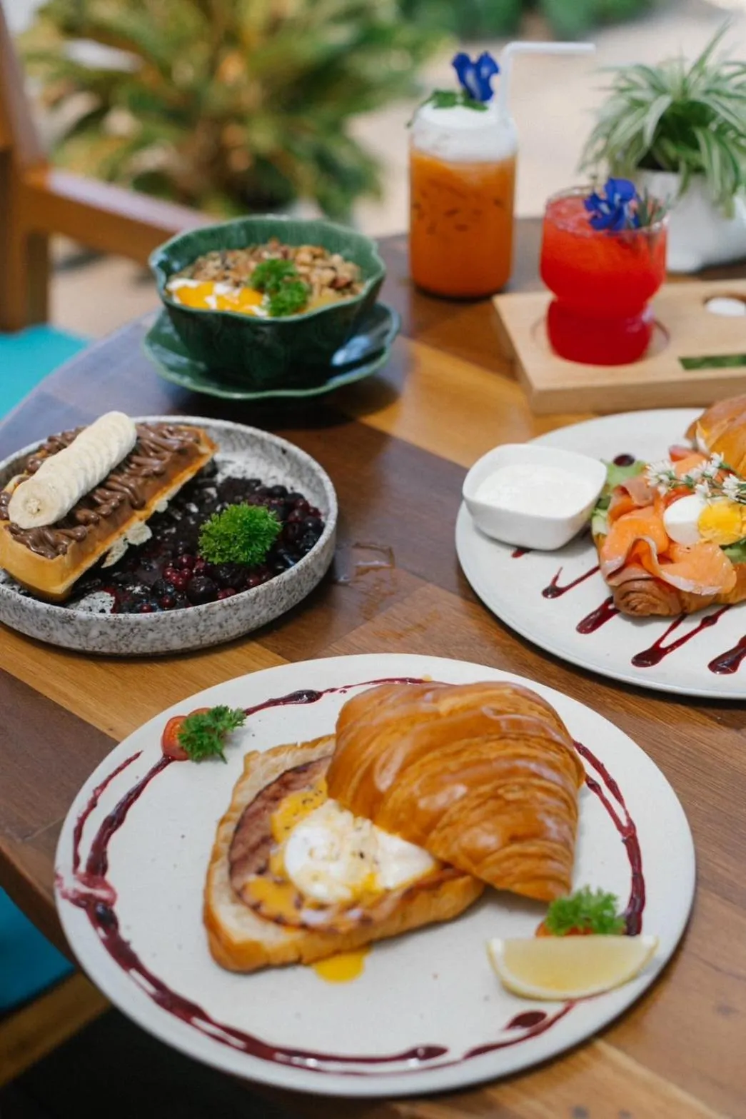 Breakfast in White Whale Beachfront Pool Villa