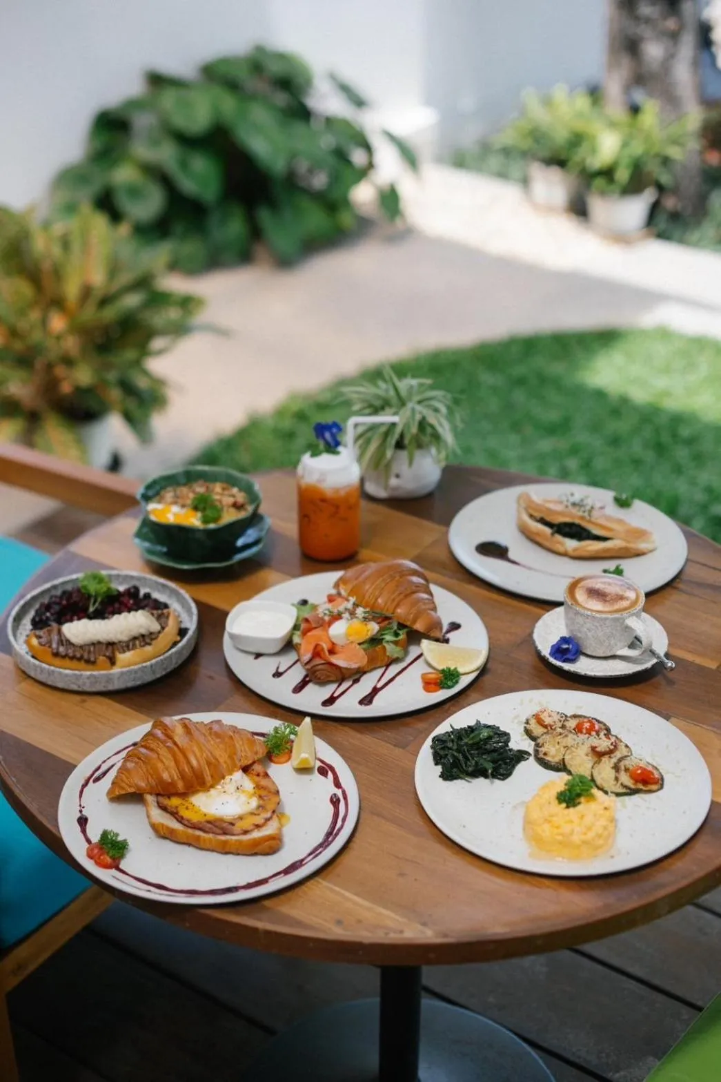 Breakfast in White Whale Beachfront Pool Villa