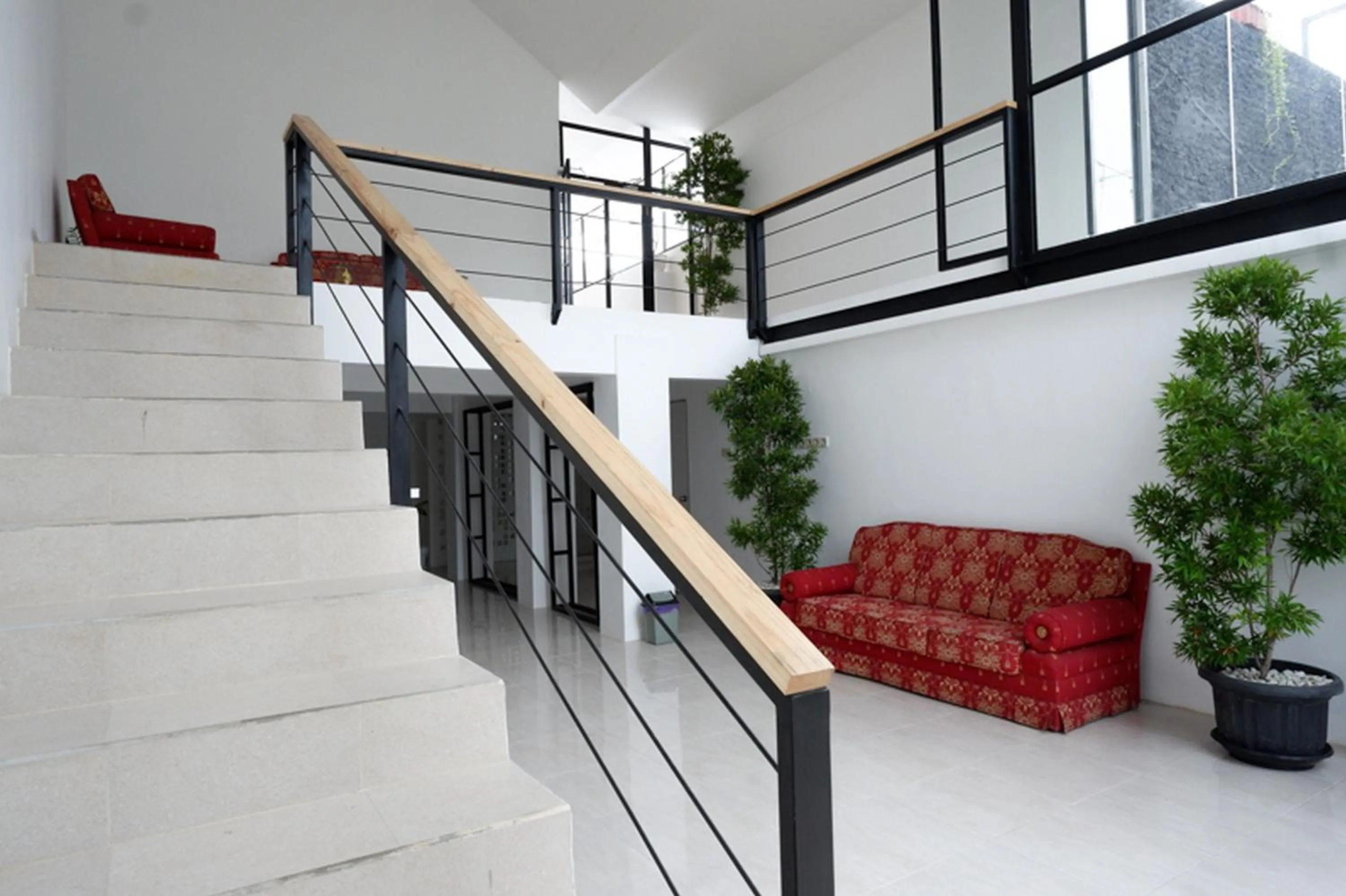 Seating area in RedDoorz @ Demangan Sari Residence