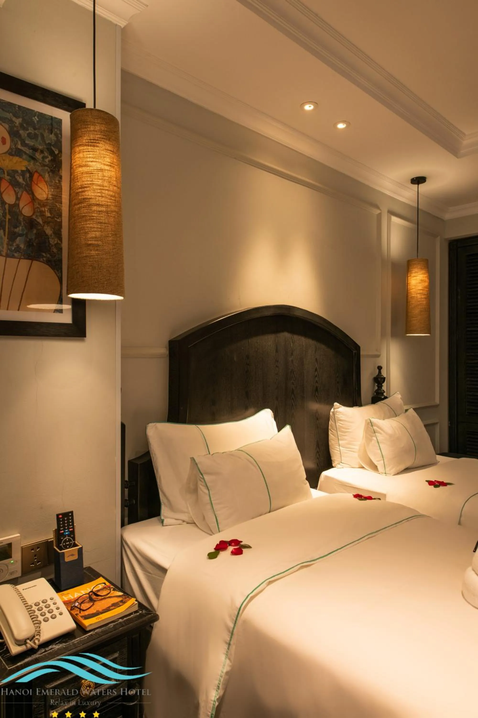 Photo of the whole room, Bed in Hanoi Emerald Waters Hotel Valley