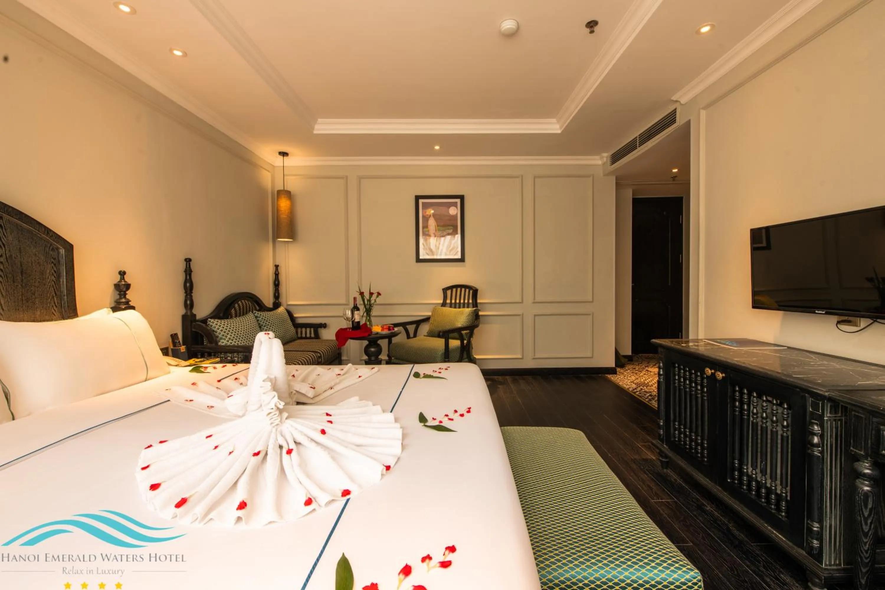 Photo of the whole room in Hanoi Emerald Waters Hotel Valley