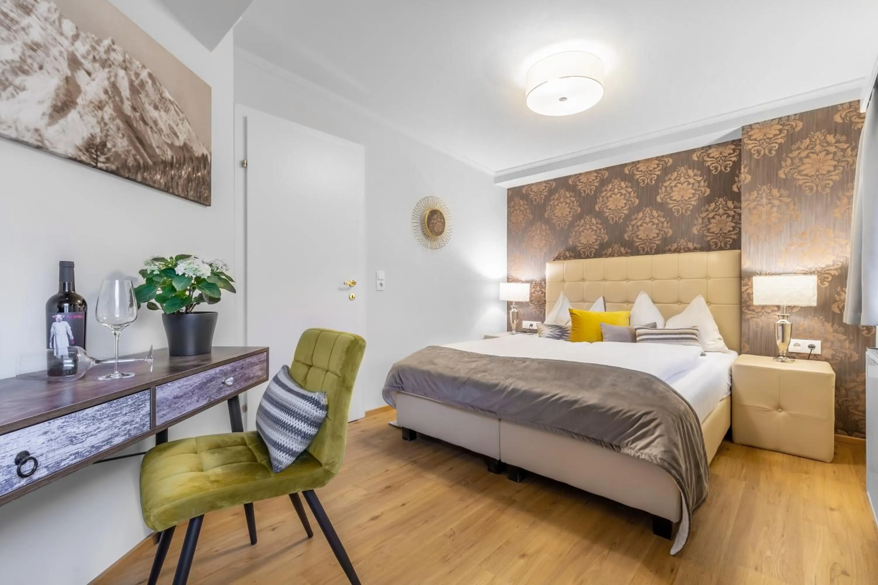 Photo of the whole room, Bed in Boutique Hotel ANYBODY