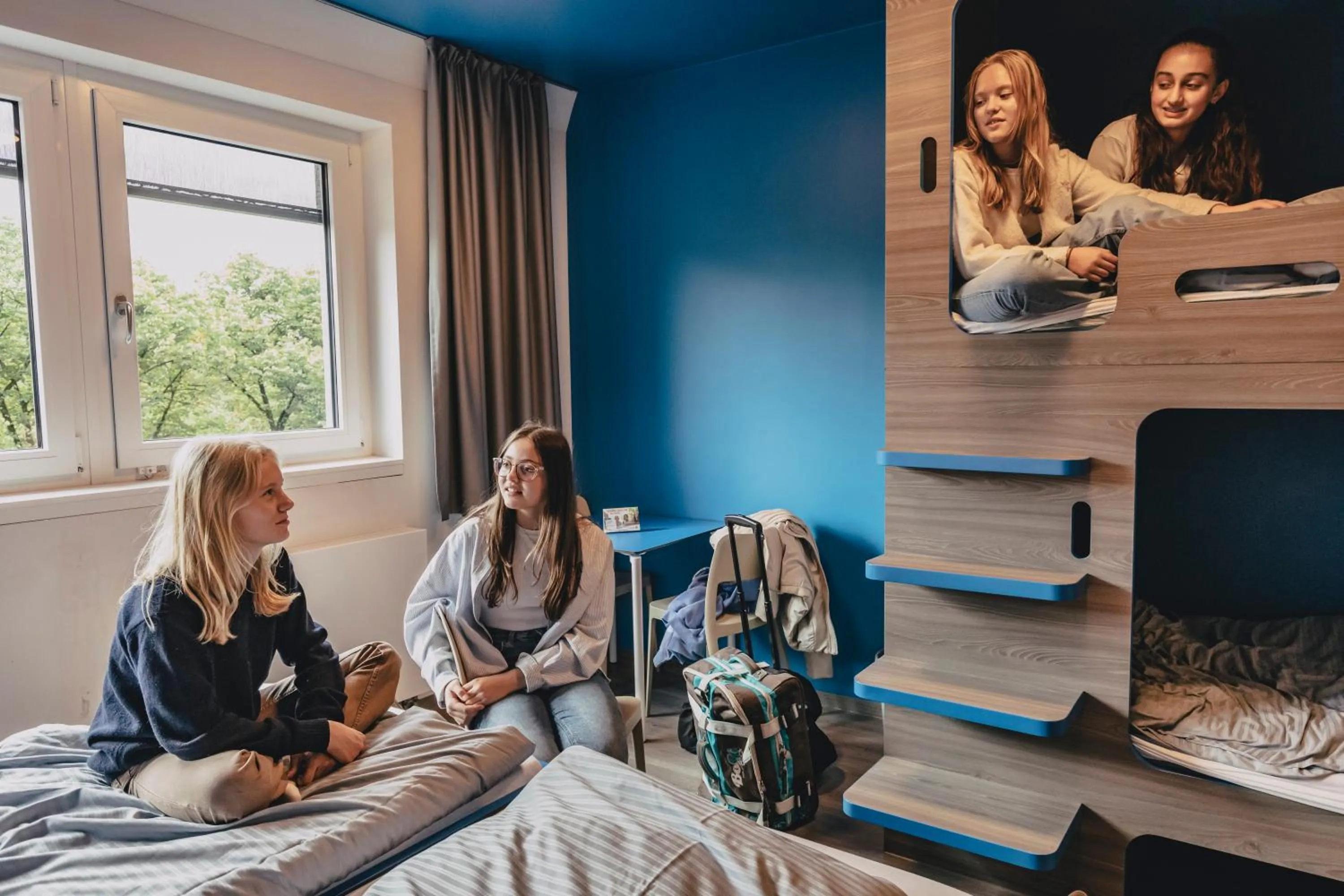 Photo of the whole room, Bed in Jugendherberge München City