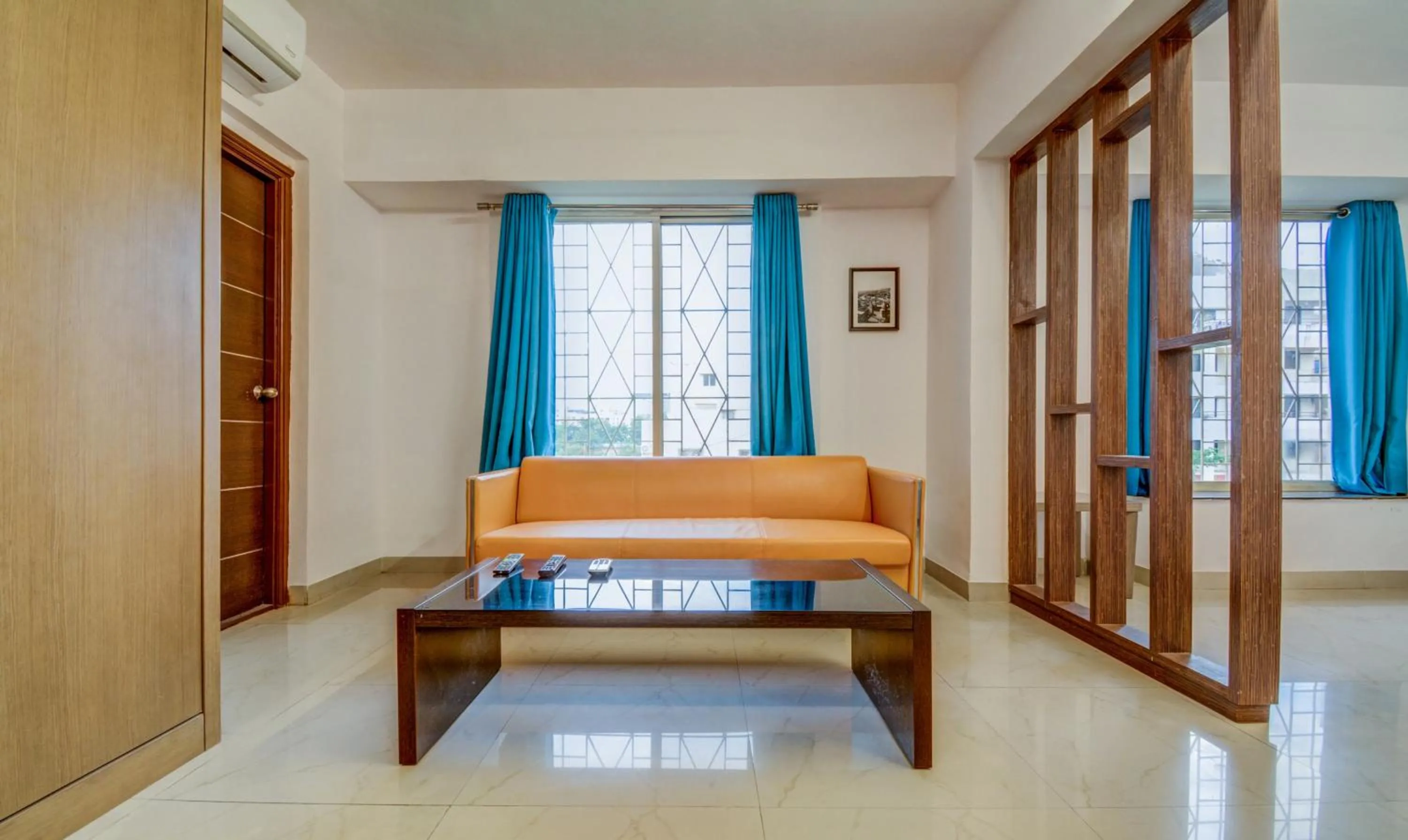 Living room in Treebo Iris Suites