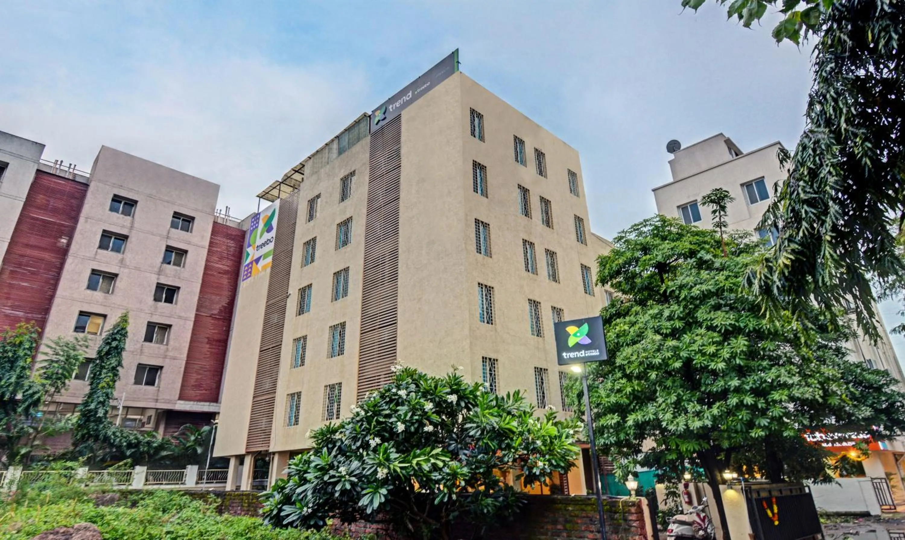 Property building in Treebo Iris Suites