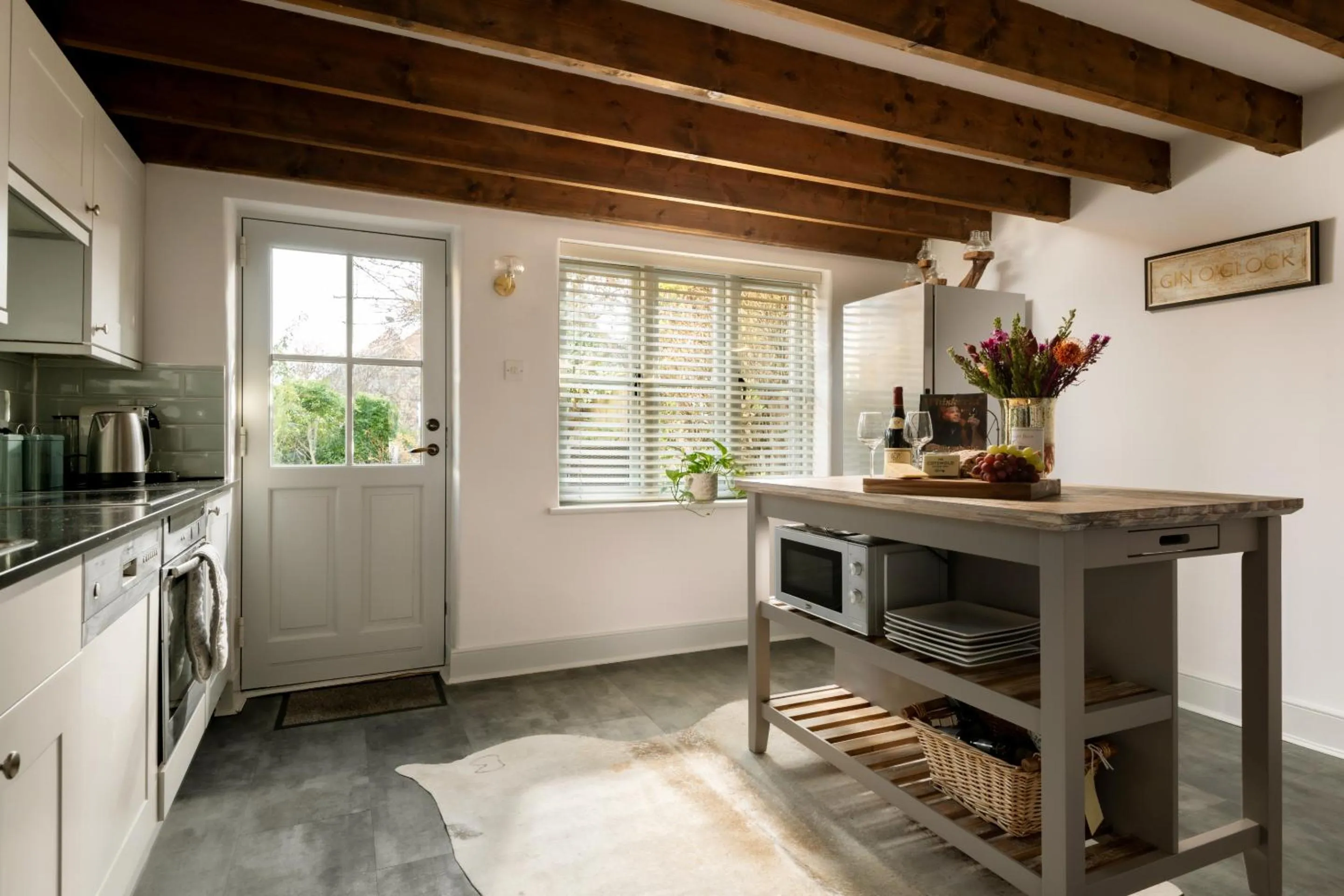 Kitchen or kitchenette in Magnolia Cottage-Exclusive Cotswold Package