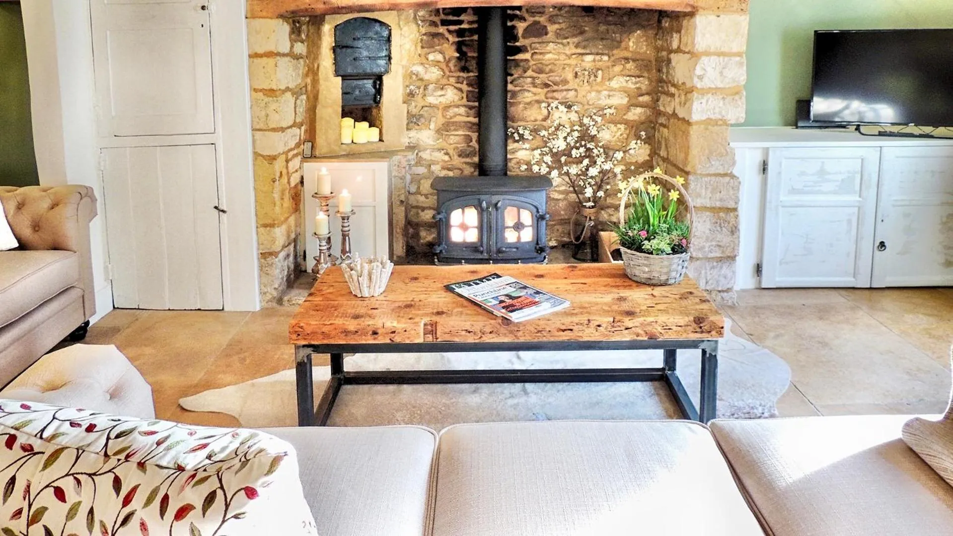 Living room in Magnolia Cottage-Exclusive Cotswold Package