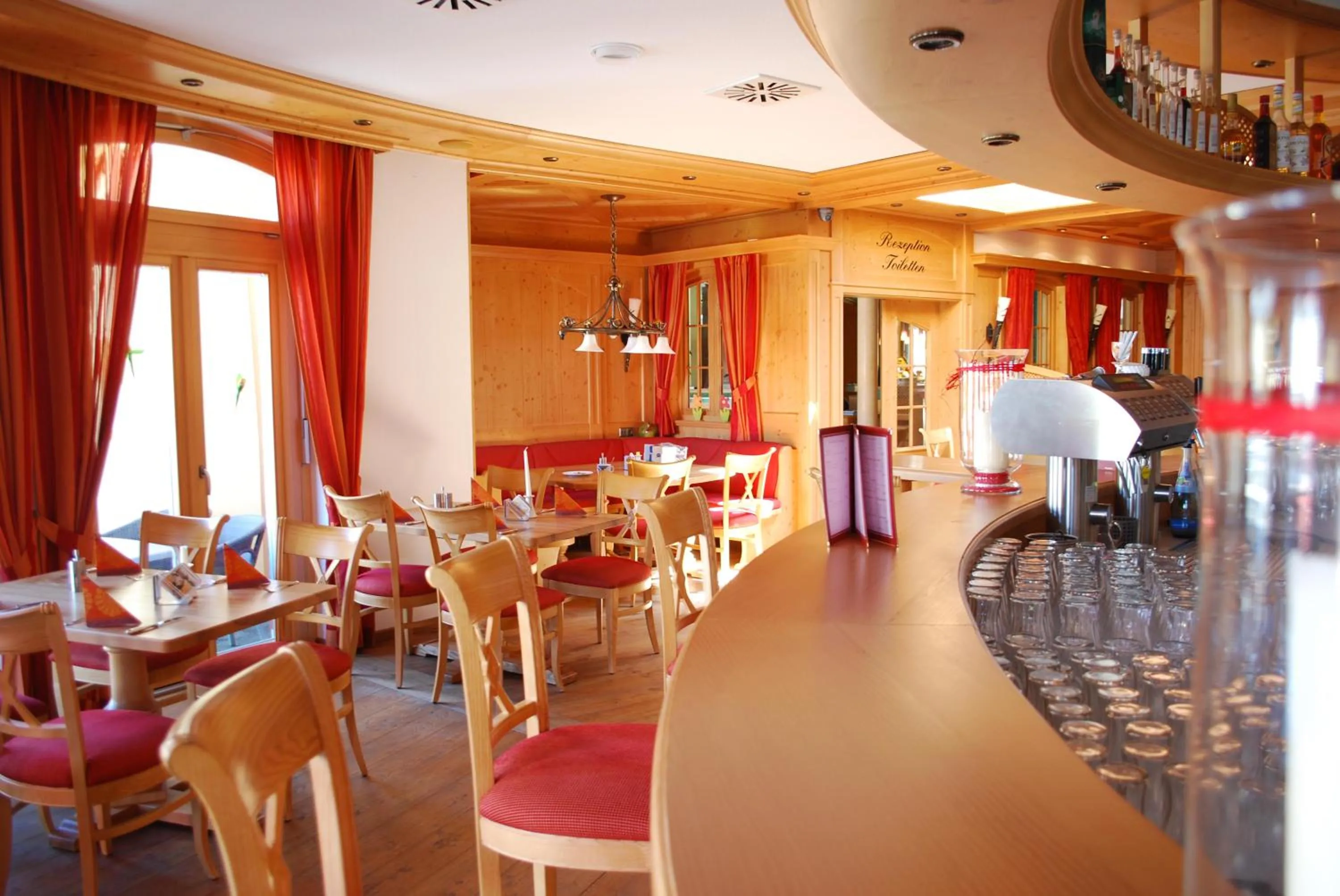 Lounge or bar in Hotel & Restaurant Post