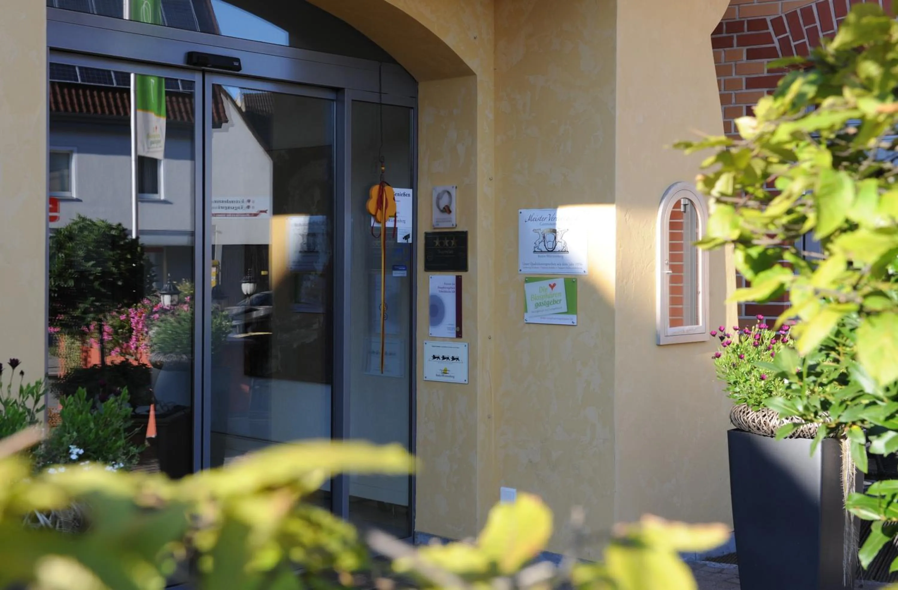 Facade/entrance in Hotel & Restaurant Post