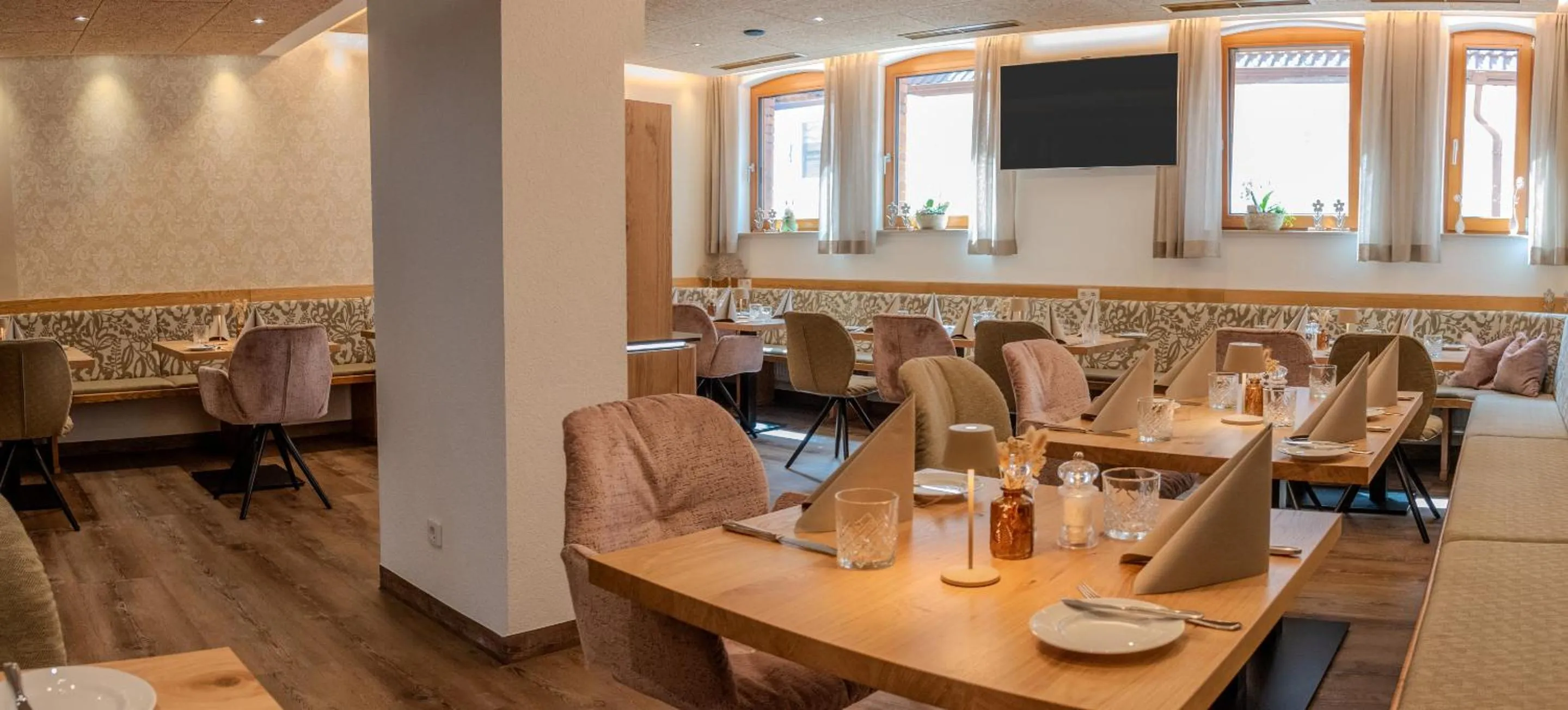 Restaurant/places to eat in Hotel & Restaurant Post