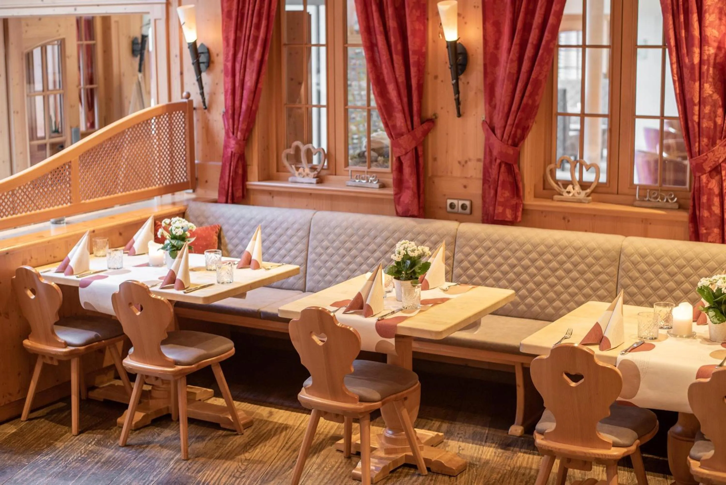 Restaurant/places to eat in Hotel & Restaurant Post