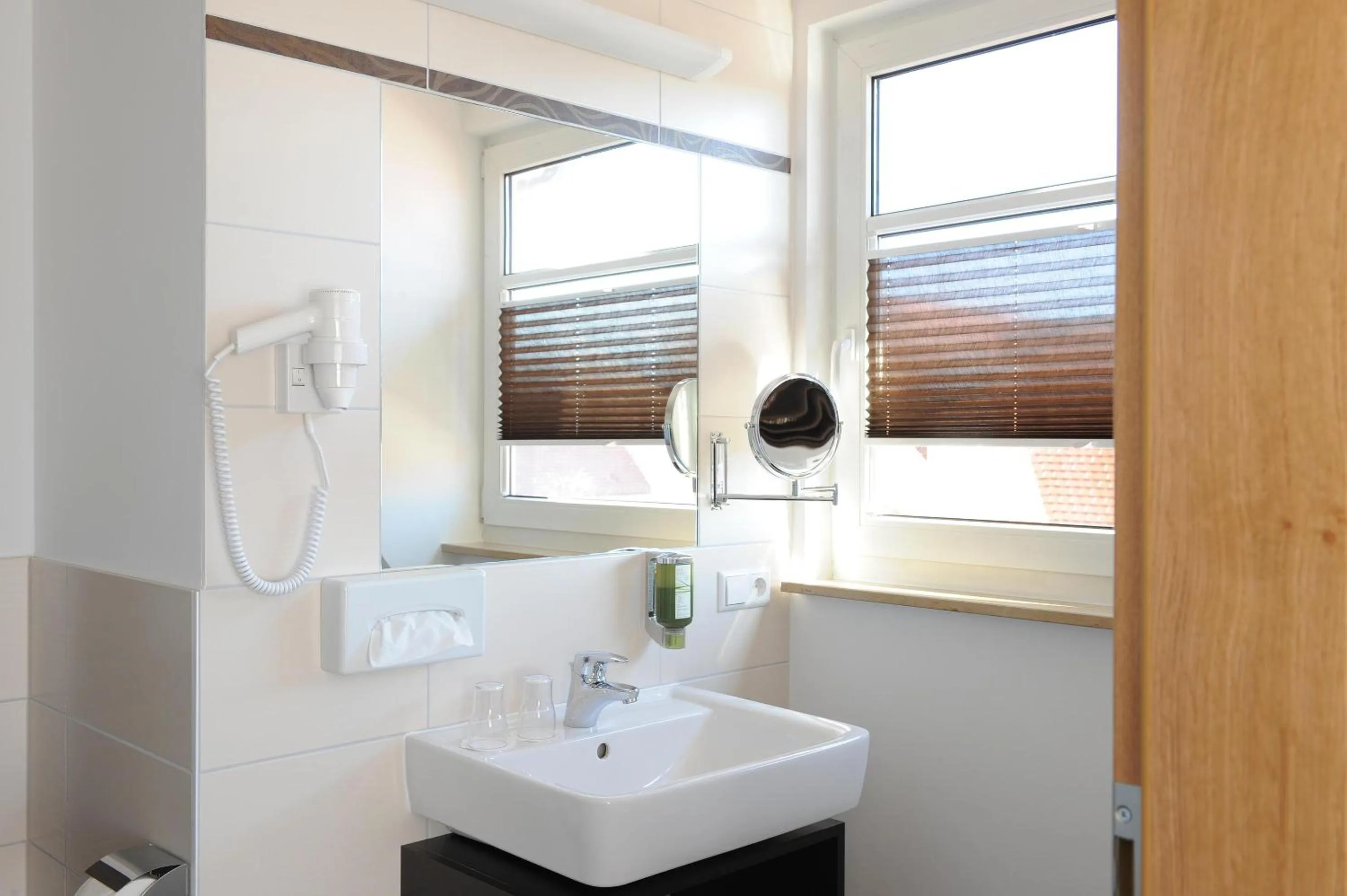 Bathroom in Hotel & Restaurant Post