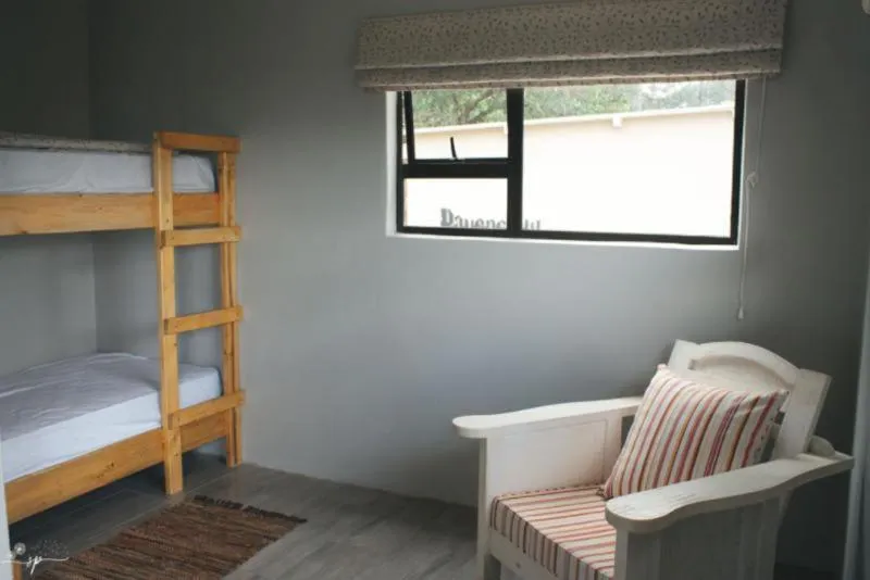 bunk bed, Bed in Ollivanders Estate