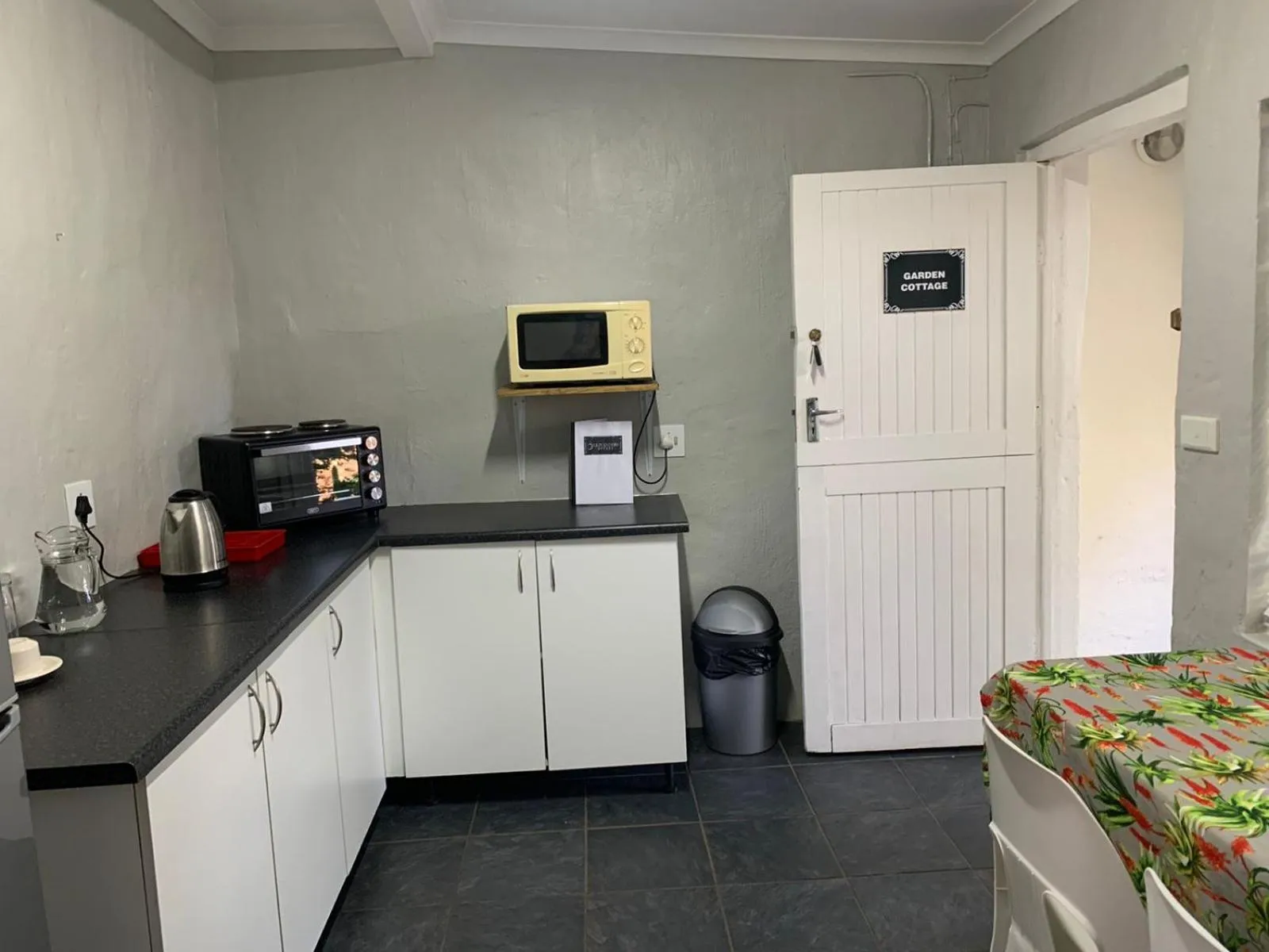 Coffee/tea facilities, Bed in Ollivanders Estate