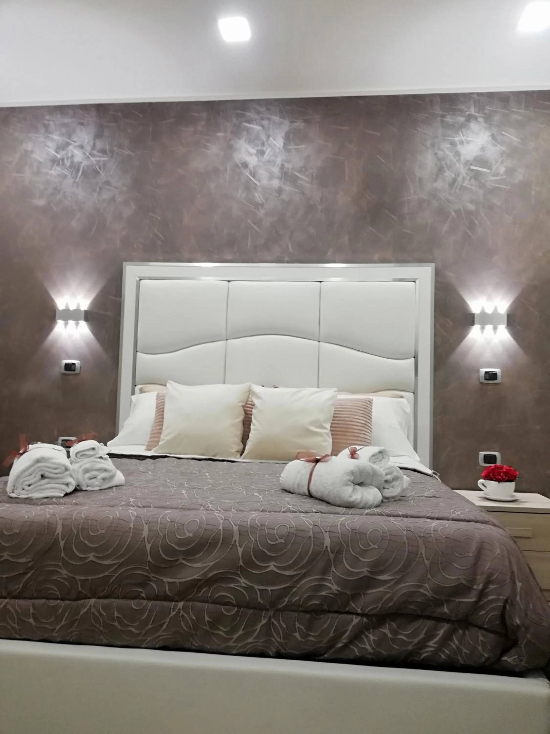 Bedroom, Bed in Royal Dreams