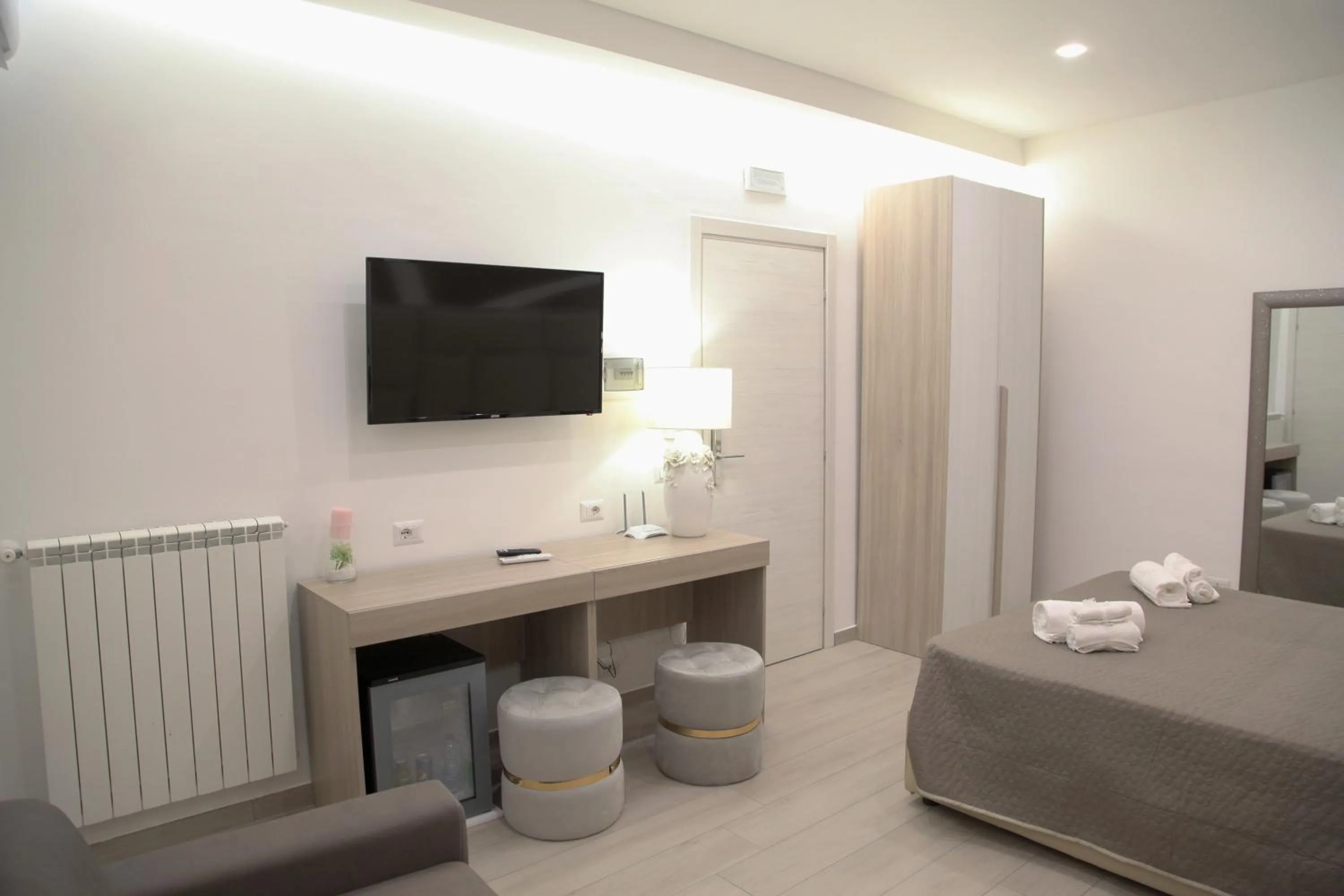 Bedroom, Bed in Royal Dreams