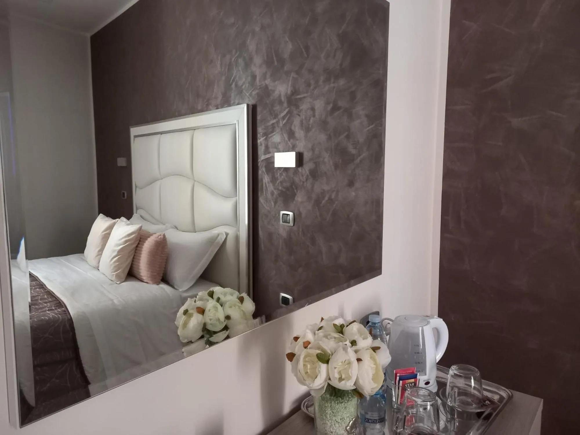 Bedroom, Bed in Royal Dreams