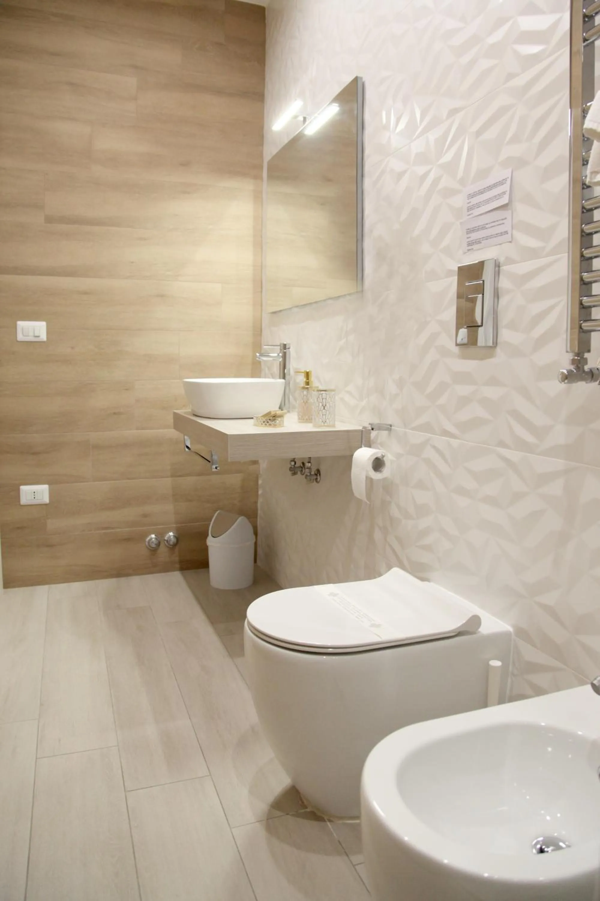 Shower in Royal Dreams