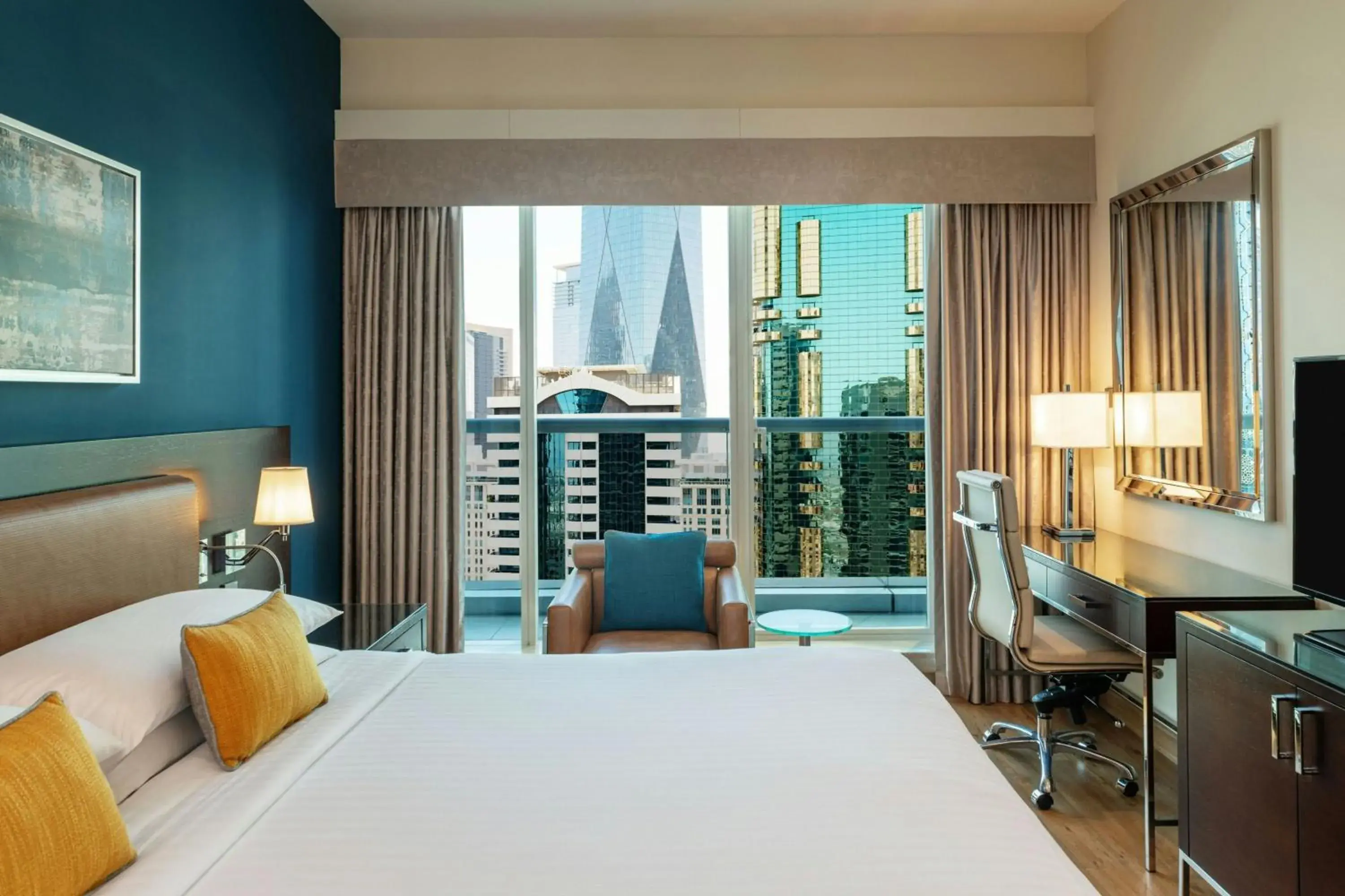 Classic King Room with Balcony - Complimentary shuttle service to Dubai Mall and Kite Beach in Four Points by Sheraton Sheikh Zayed Road Classic King Room with Balcony - Complimentary shuttle service to Dubai Mall and Kite Beach in Four Points by Sheraton Sheikh Zayed Road
