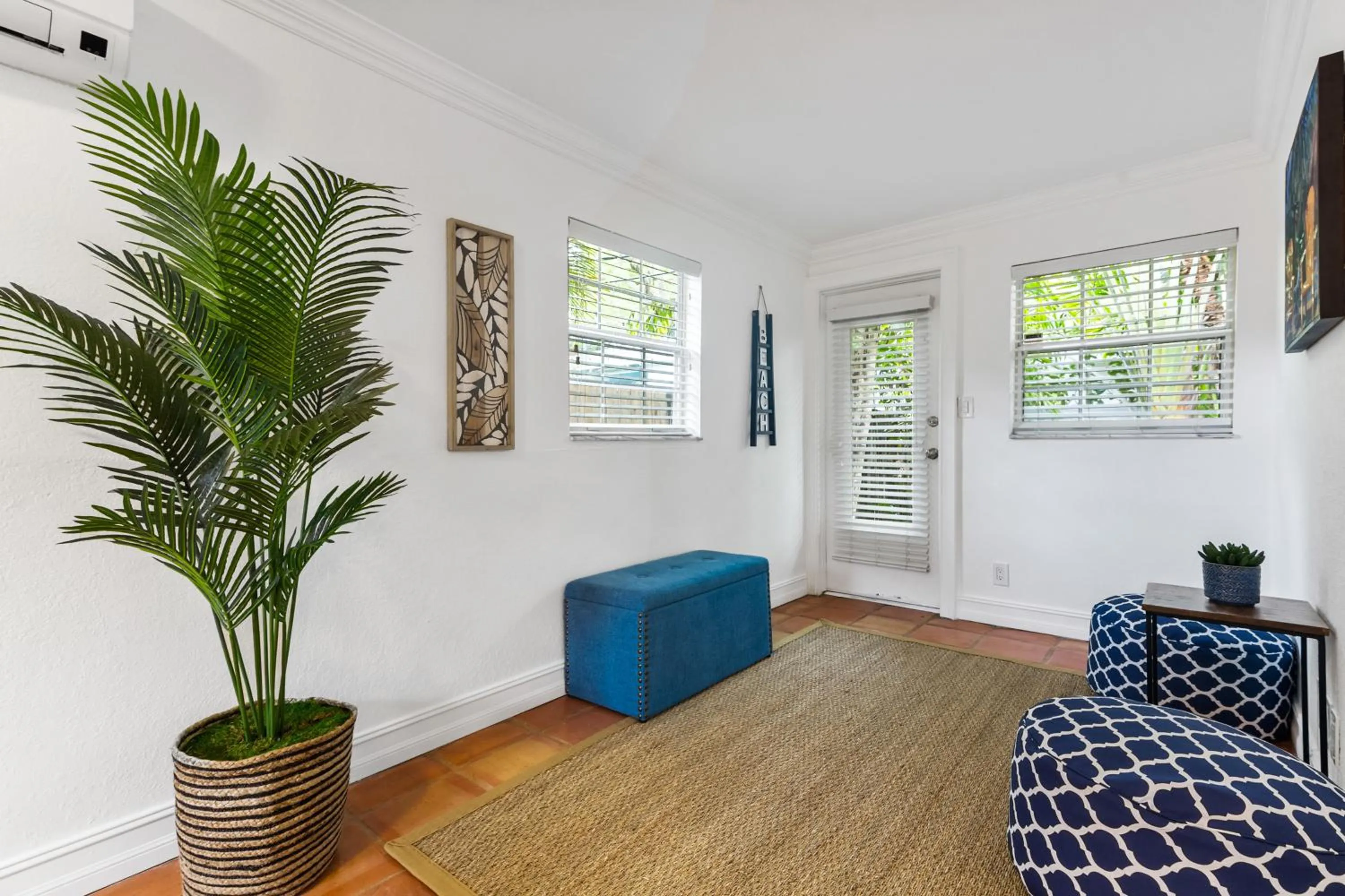 Living room in Alani Bay Villas