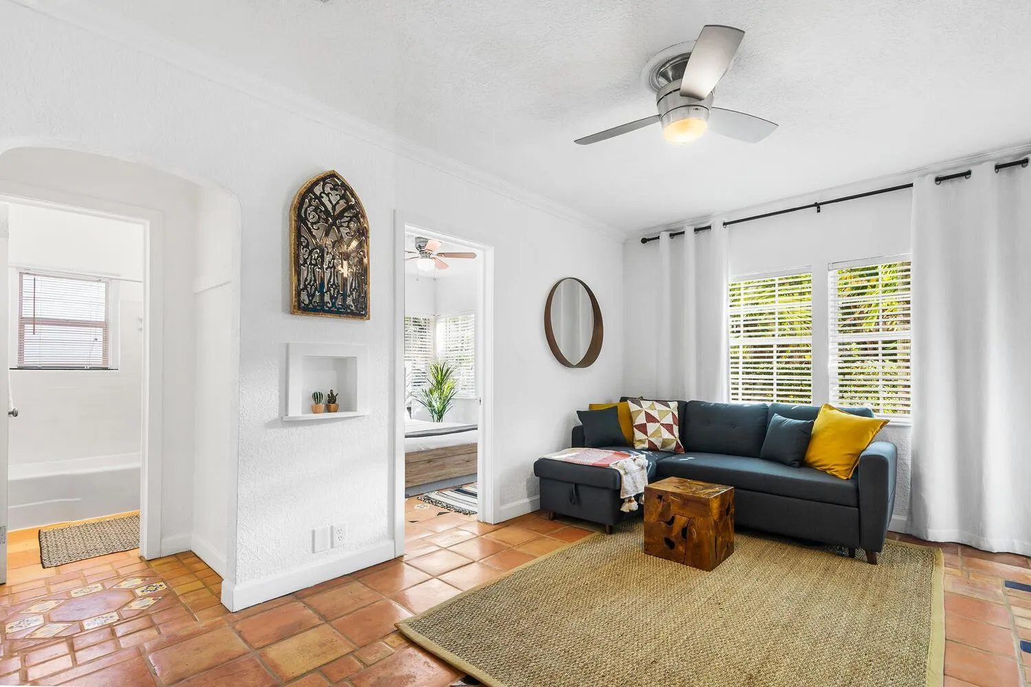 Living room in Alani Bay Villas