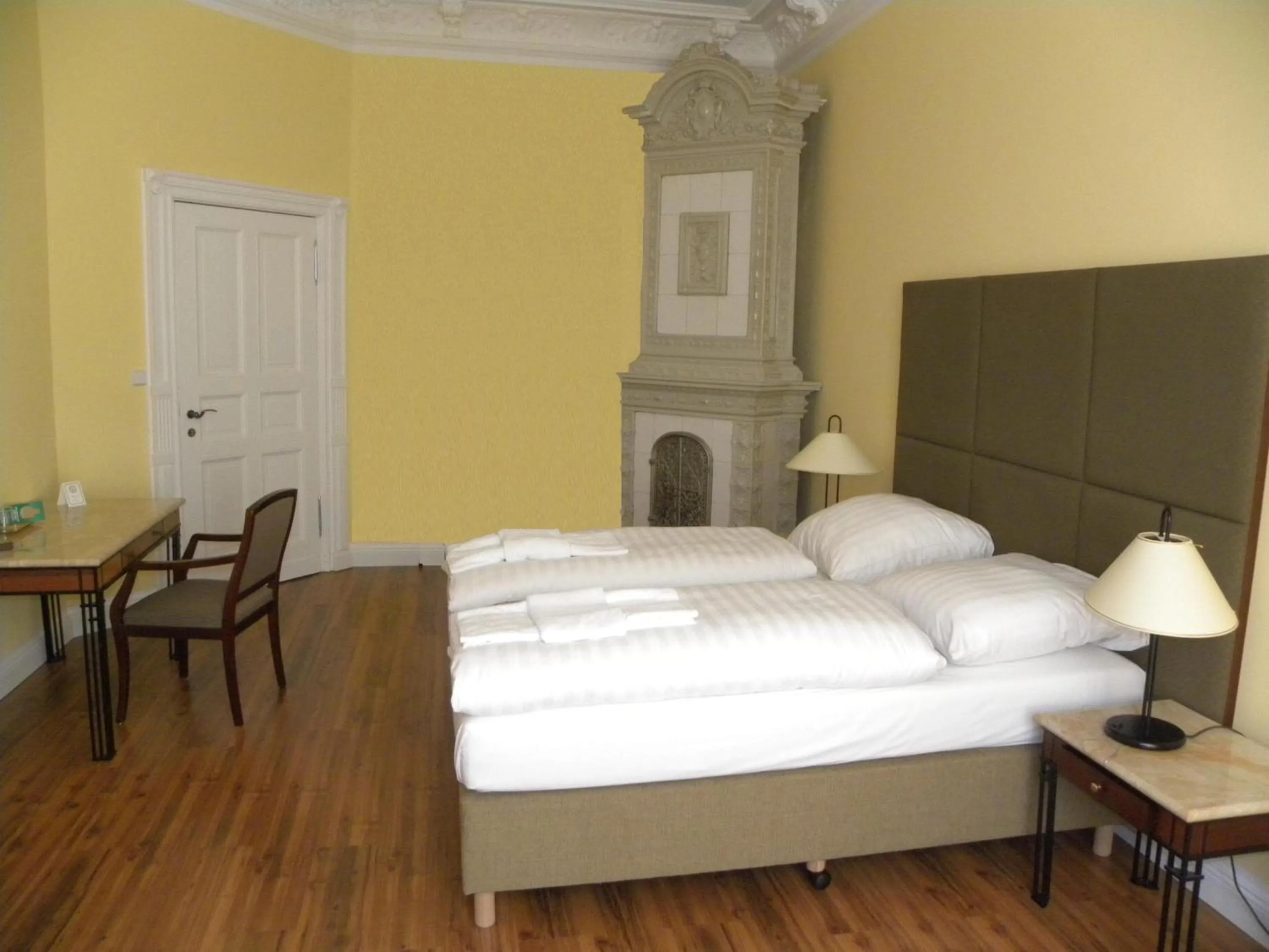 Photo of the whole room, Bed in Hotel-Pension Michele