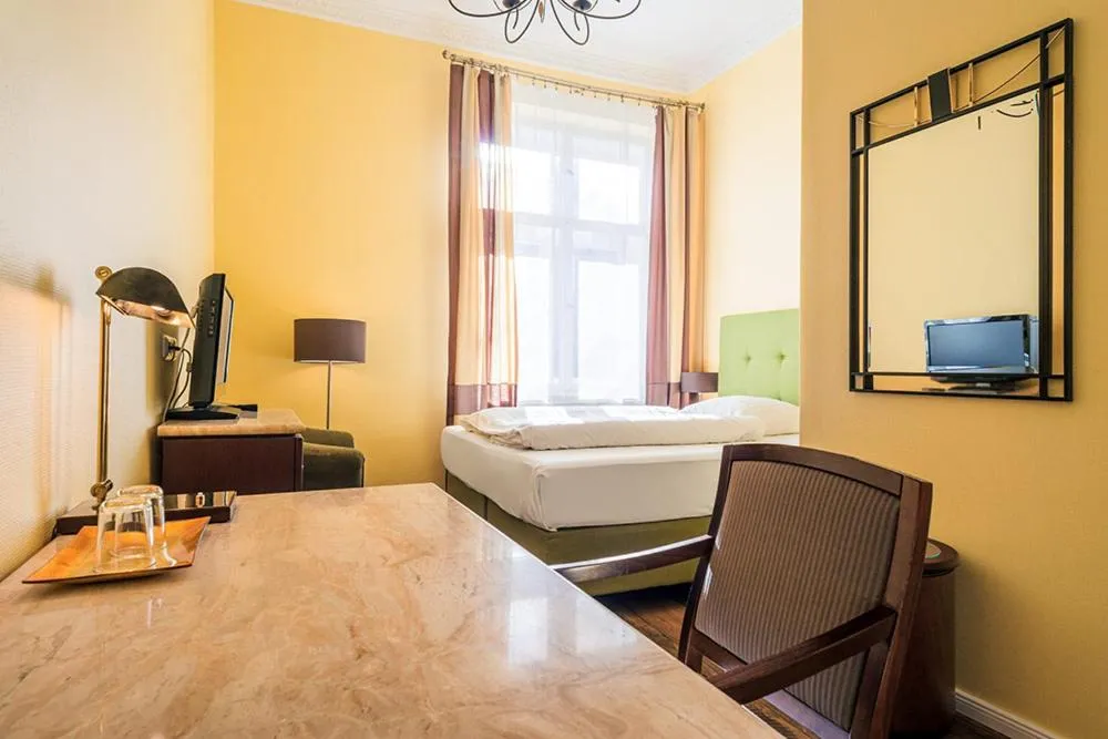 Bed in Hotel-Pension Michele