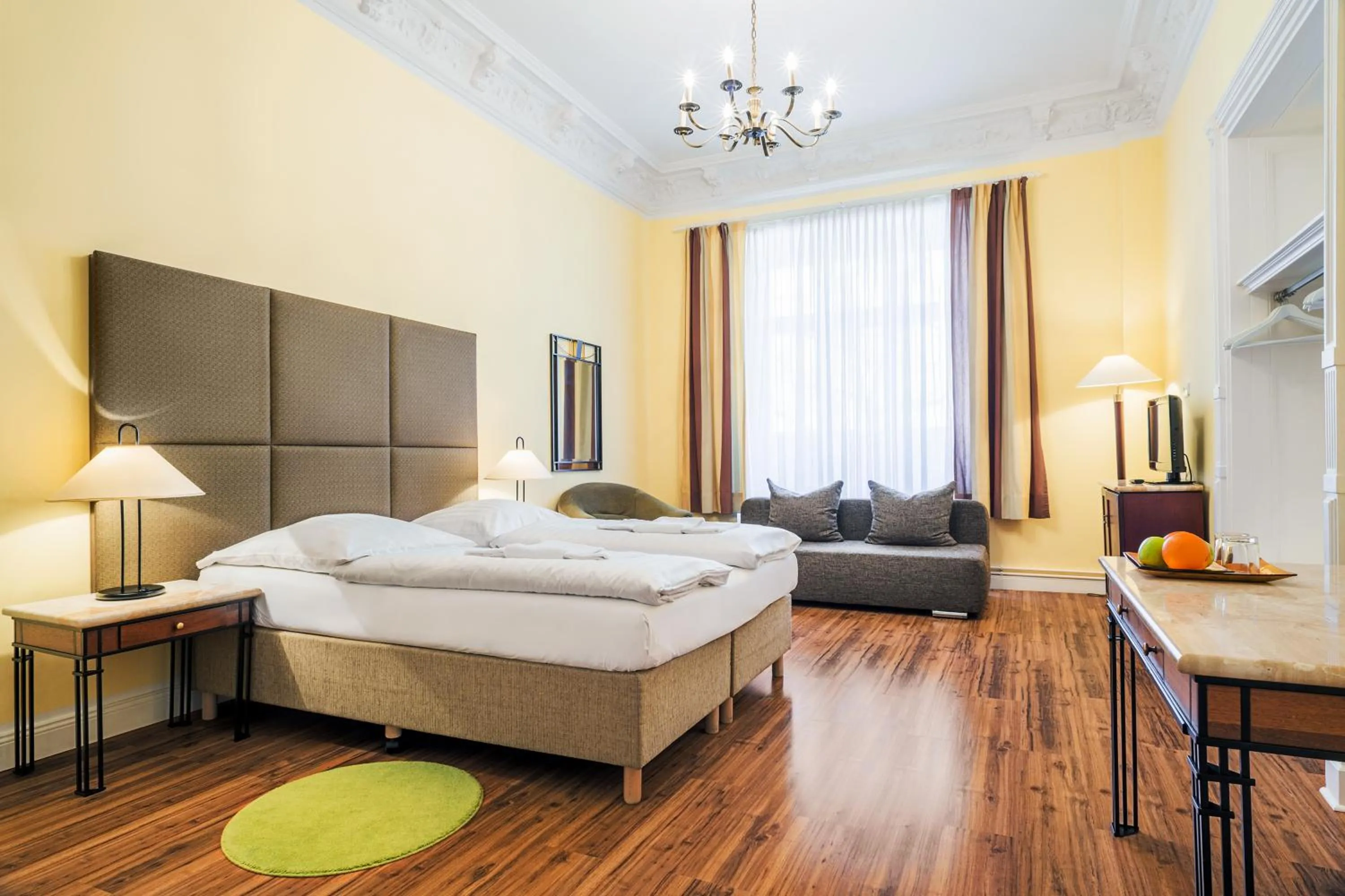 Photo of the whole room, Bed in Hotel-Pension Michele