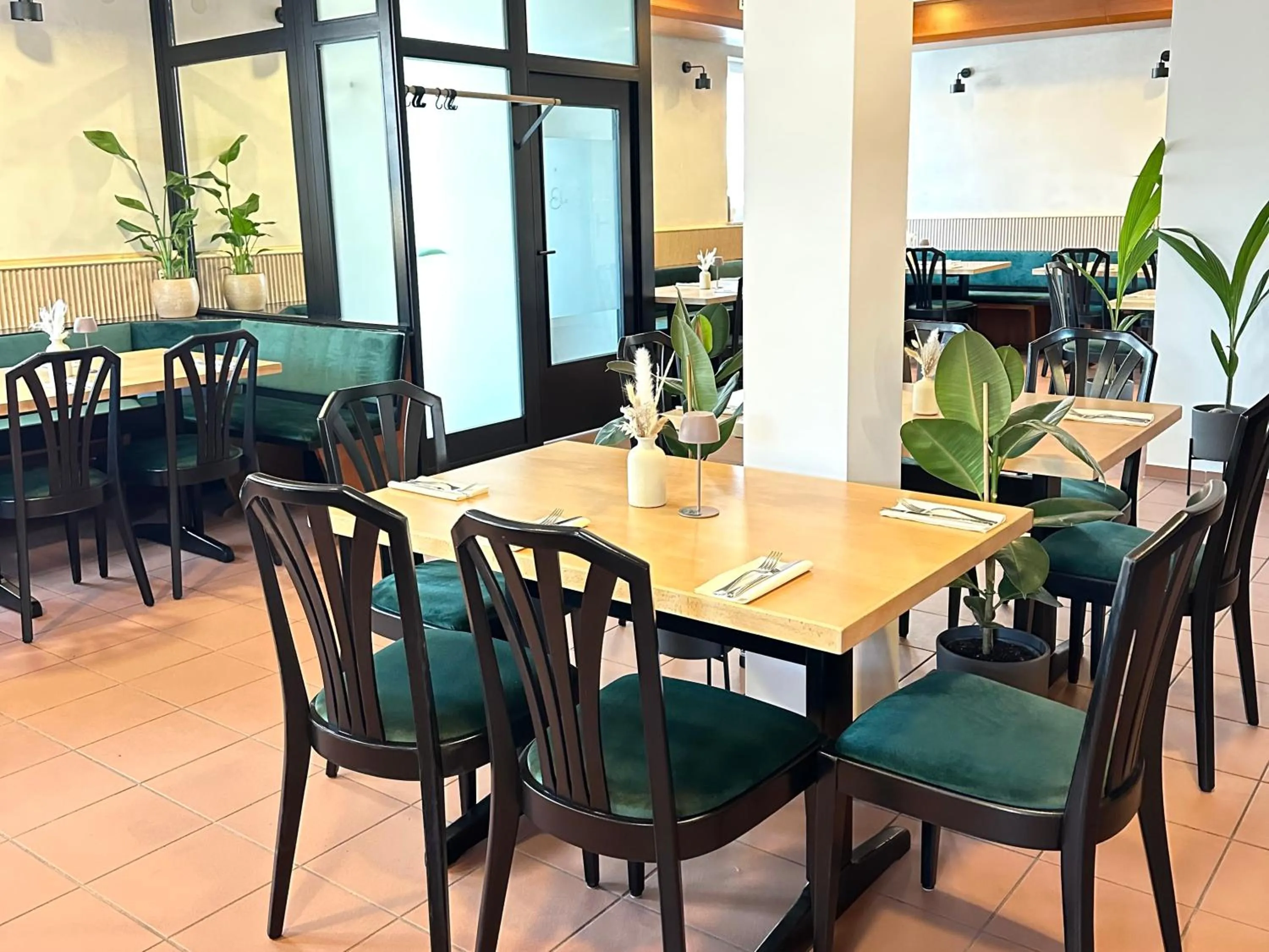 Restaurant/places to eat in Altes Rathaus am Elz Garten