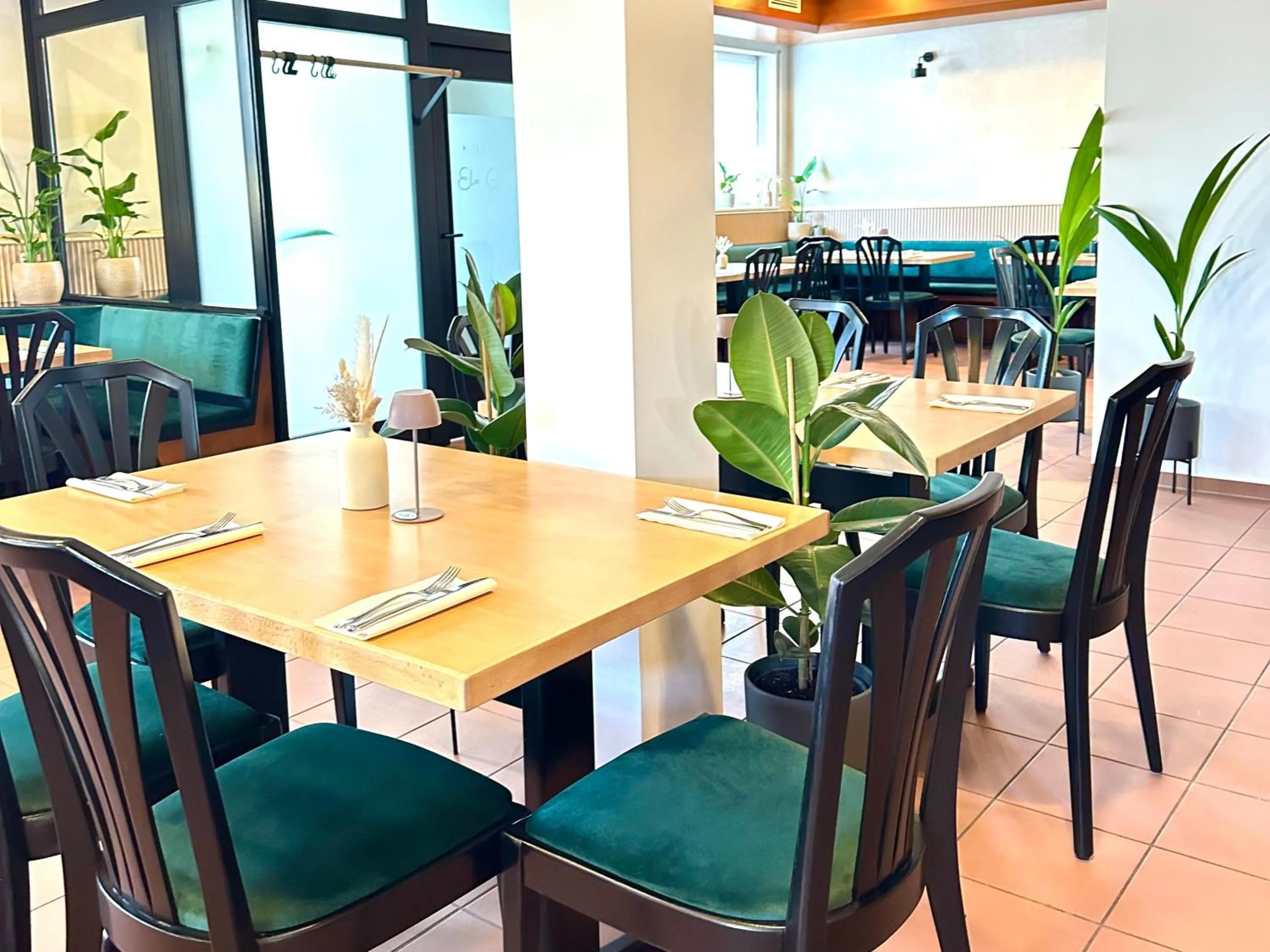 Restaurant/places to eat in Altes Rathaus am Elz Garten