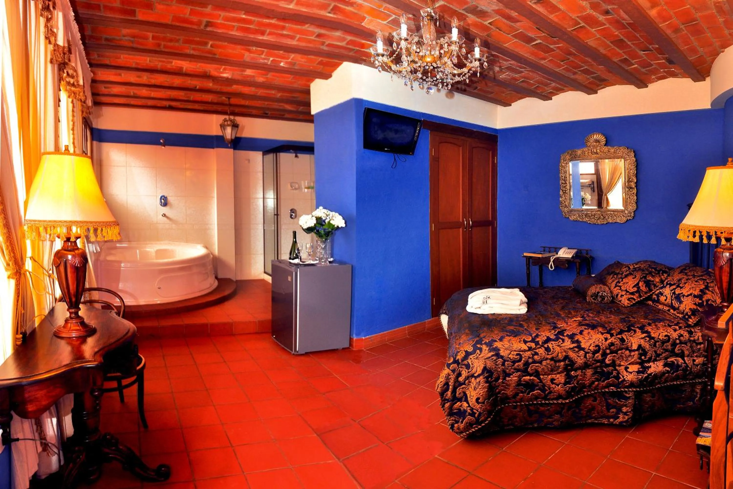 Bed in Hotel Monasterio