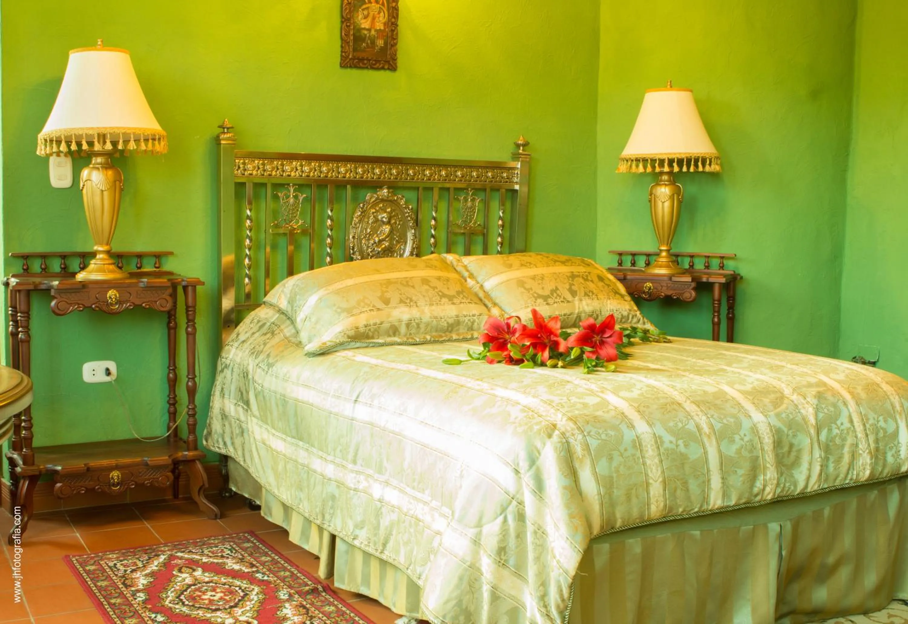 Bed in Hotel Monasterio